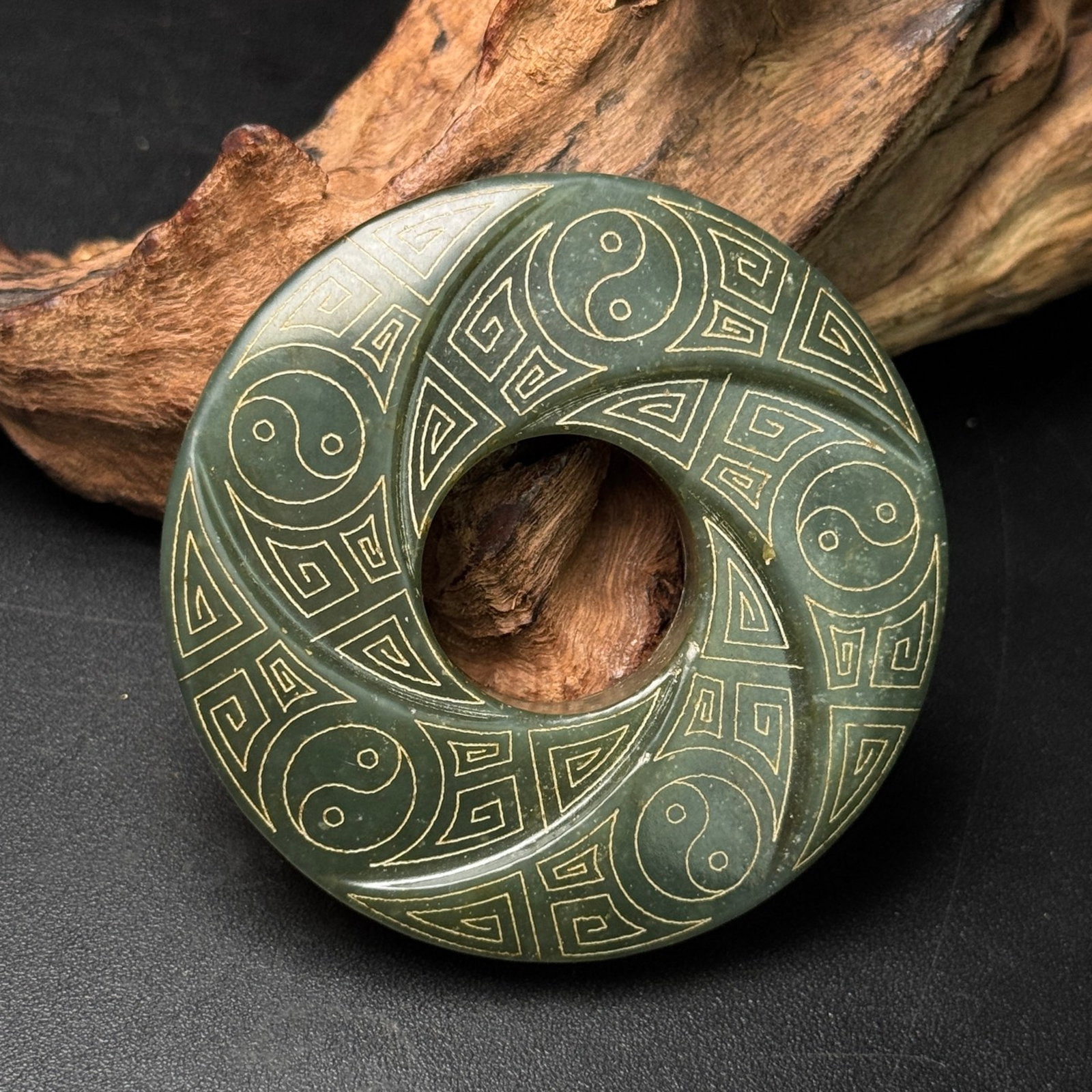 An Exquisite Jasper Trigram Pattern Pendant: An Exquisite Jasper Trigram Pattern Pendant,Qing Dynasty,China,Size:61mmx11mm,Weight:73g 碧玉八卦纹挂件,中国清代
