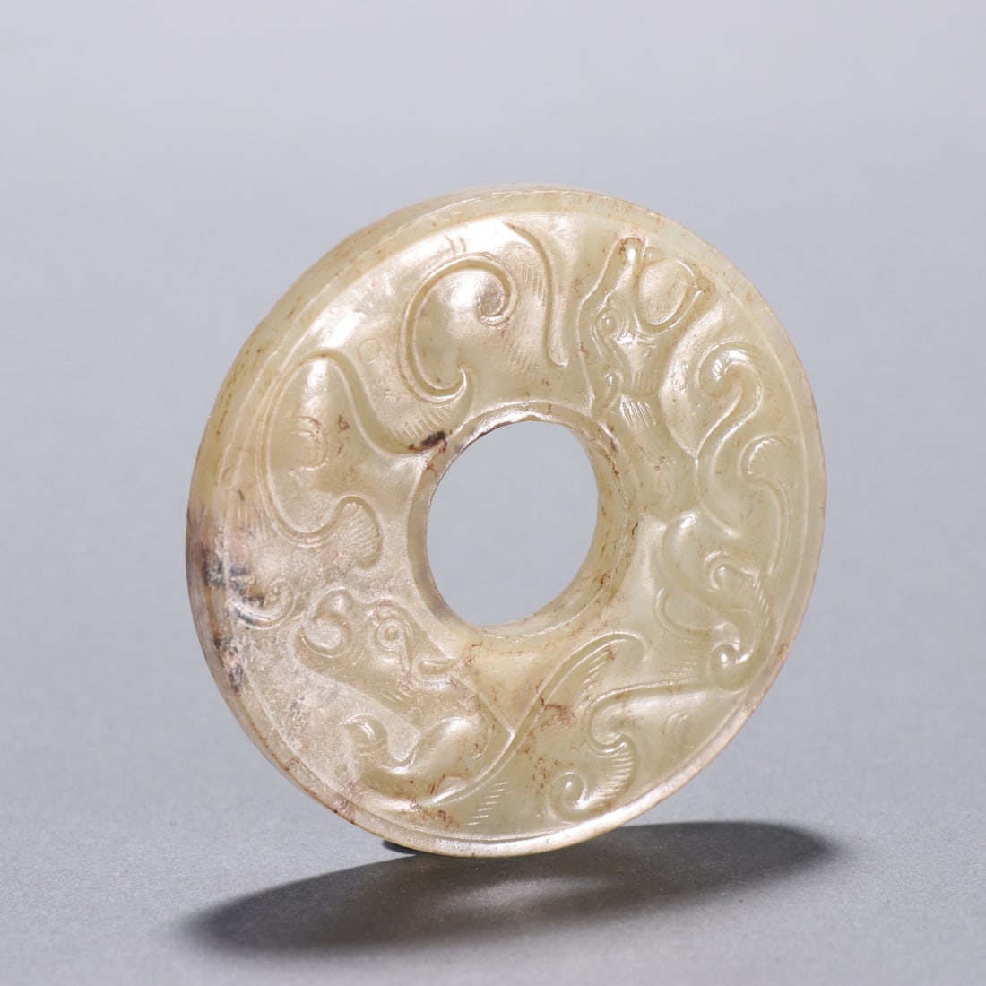 An Exquisite Gaogu Jade Chi-Dragon Pattern Pendant: An Exquisite Gaogu Jade Chi-Dragon Pattern Pendant,Han Dynasty, China,Size:2.2inx0.2in,Weight:30.6g 高古玉螭龙纹挂件,中国汉代