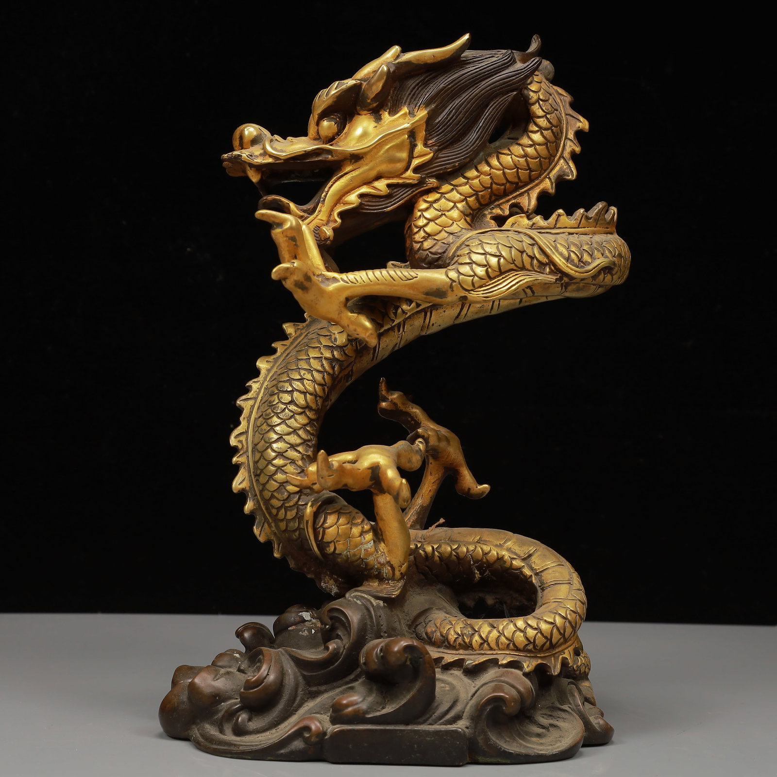 A Solemn Gilt Bronze Dragon Ornament (1 of 16)