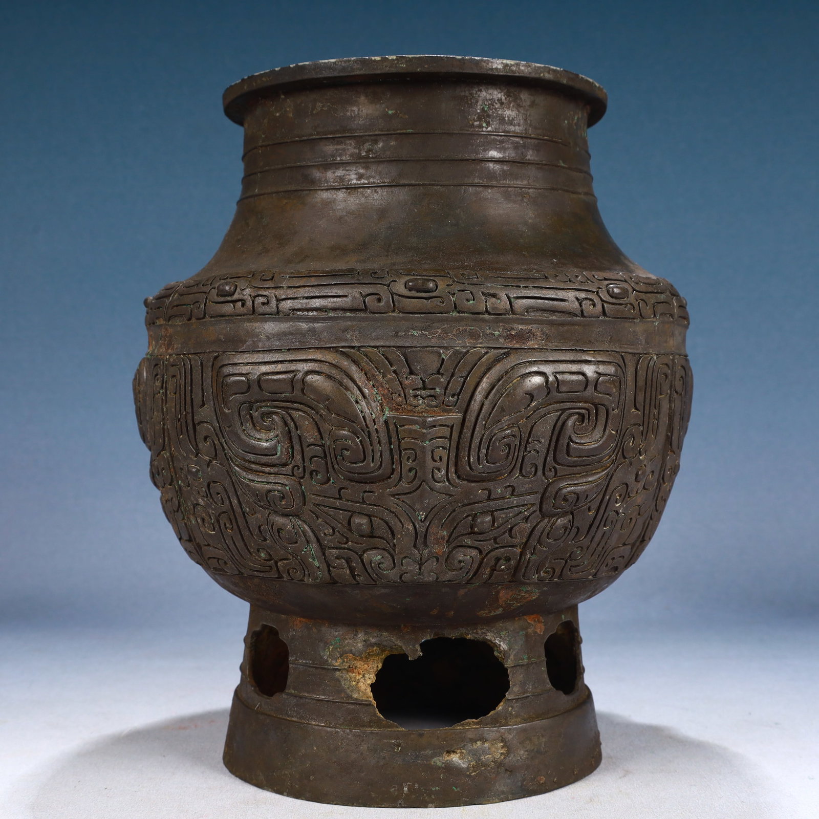 An Archaic Bronze Beast-Face Pattern Jar - 2