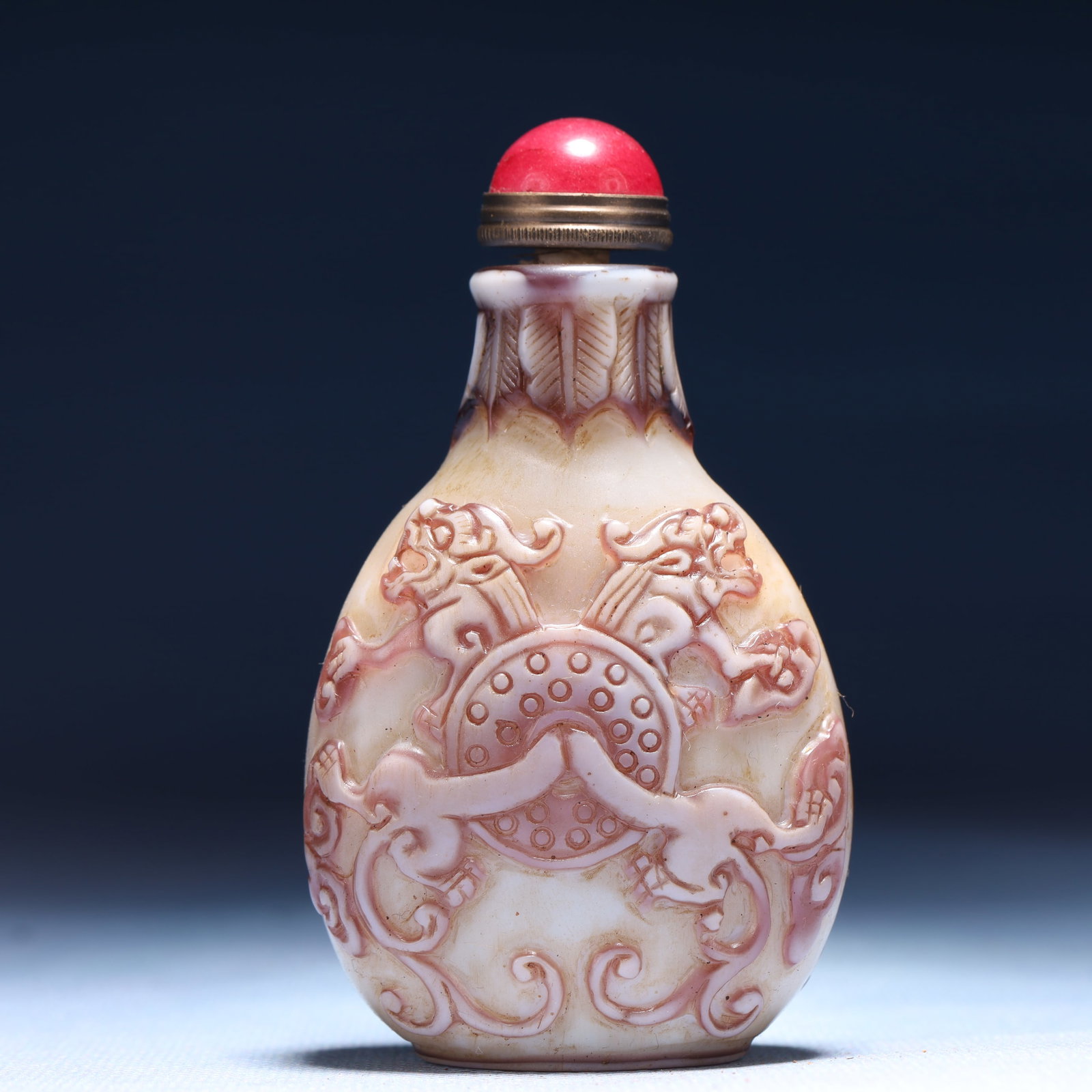 An Exquisite Glass Auspicious Beast Pattern Snuff Bottle (1 of 8)