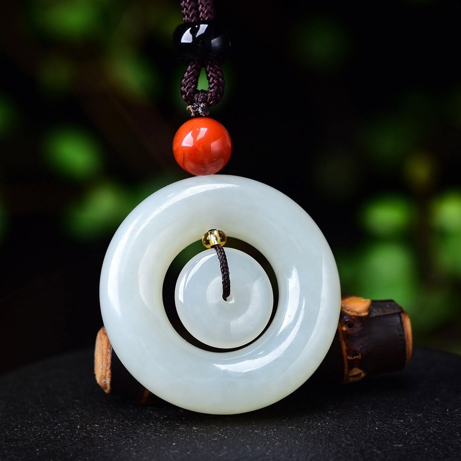 An Exquisite White Jade Pendant: An Exquisite White Jade Pendant,Size:32mmx32mm 白玉吊坠