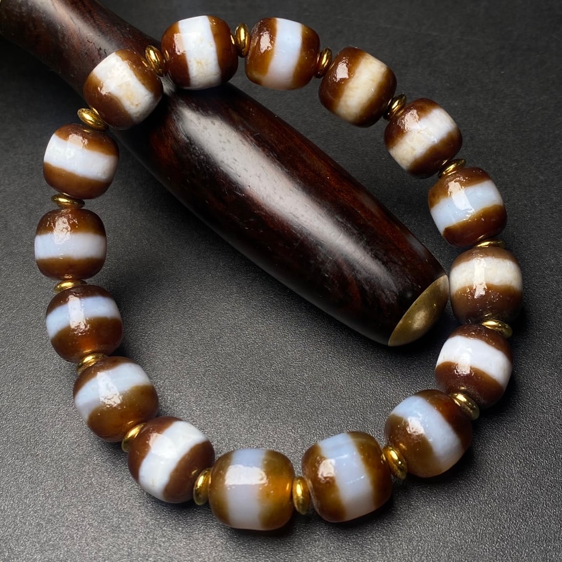 An Exquisite Agate Bracelets - 3