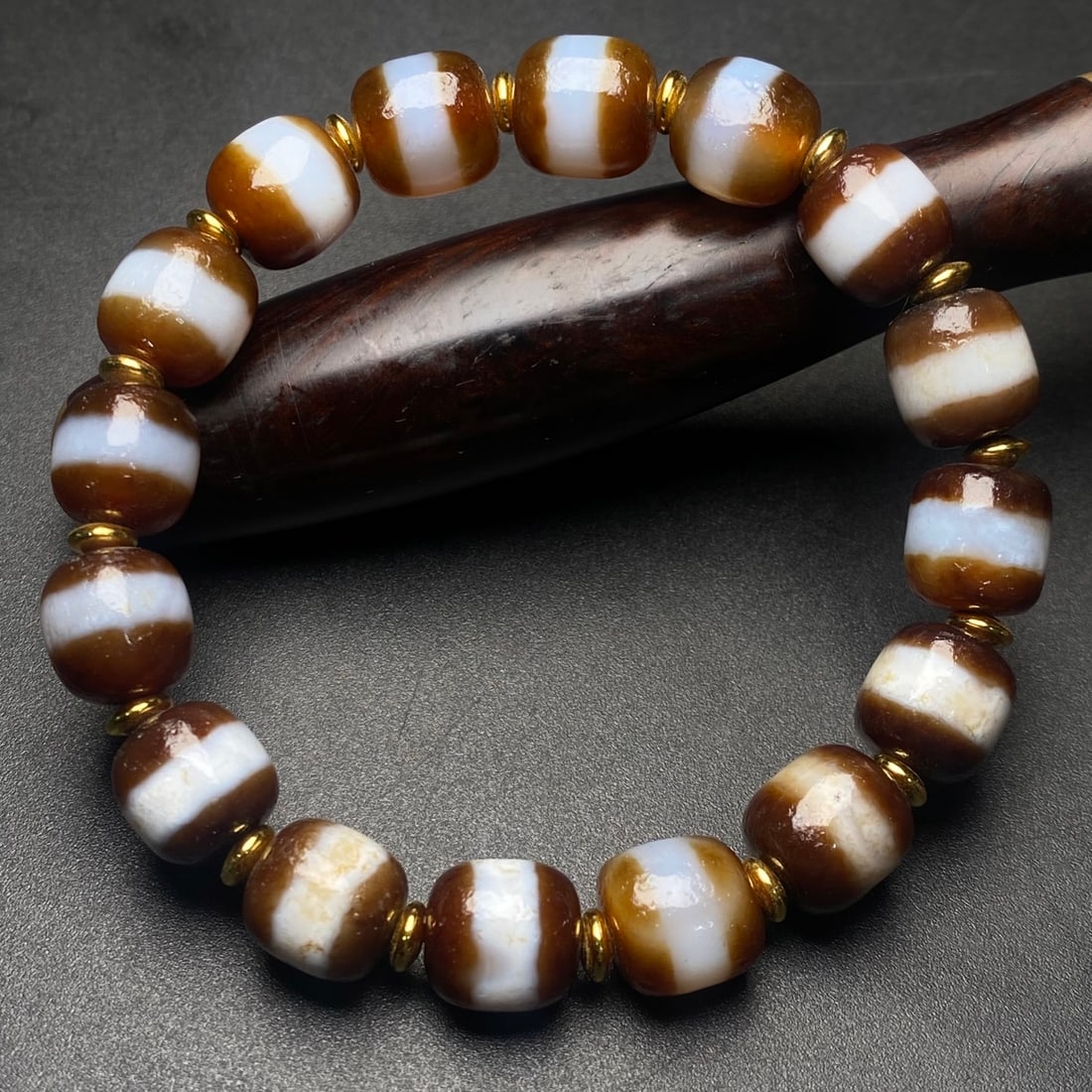 An Exquisite Agate Bracelets - 7