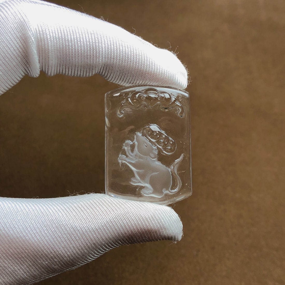 An Exquisite Crystal Mouse Pattern Pendant: An Exquisite Crystal Mouse Pattern Pendant,Size:33.9mmx24.3mmx11mm,Weight:17g 水晶鼠纹吊坠