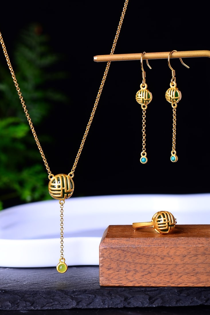 A Set of Fine Sterling Silver-Gold Plated Inlaid Jasper Jewelrys: A Set of Fine Sterling Silver-Gold Plated Inlaid Jasper Jewelrys,Size:(Ring)8mmx8mm,(Earrings)6mmx6mm,(Pendant)10mmx10mm 