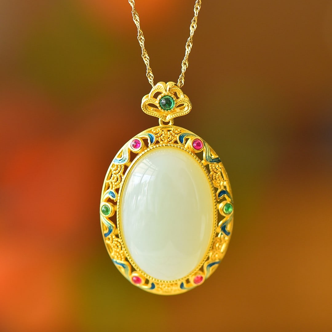 An Exquisite Sterling Silver-Gold Plated Inlaid White Jade Pendant: An Exquisite Sterling Silver-Gold Plated Inlaid White Jade Pendant 纯银镀金镶白玉吊坠
