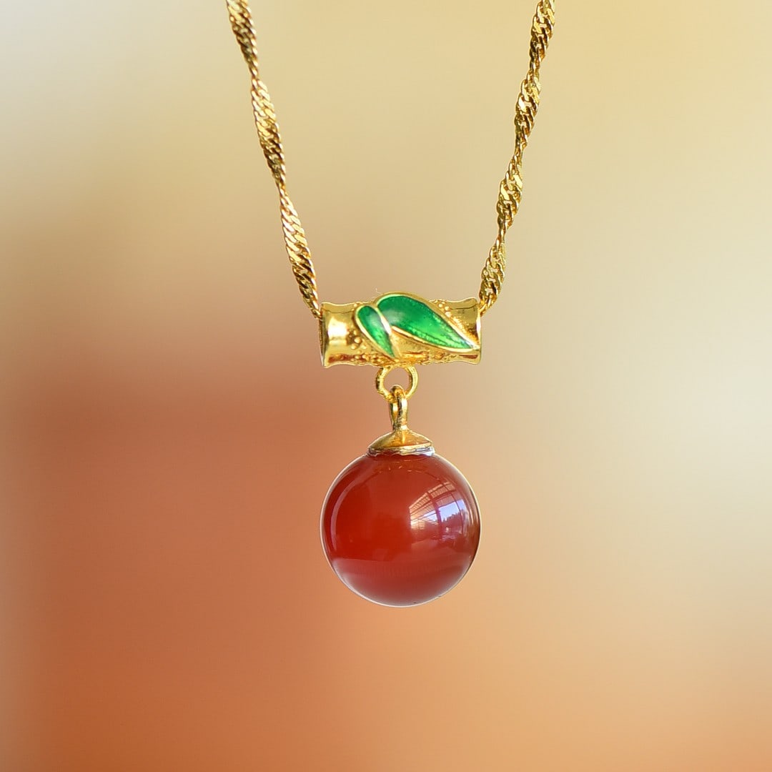An Exquisite Sterling Silver-Gold Plated Inlaid Agate Enamel Pendant: An Exquisite Sterling Silver-Gold Plated Inlaid Agate Enamel Pendant 纯银镀金镶玛瑙珐琅吊坠