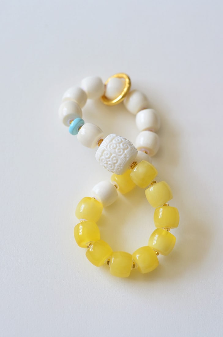 An Exquisite Amber Bracelets: An Exquisite Amber Bracelets,Size:7mmx8mm 蜜蜡手串