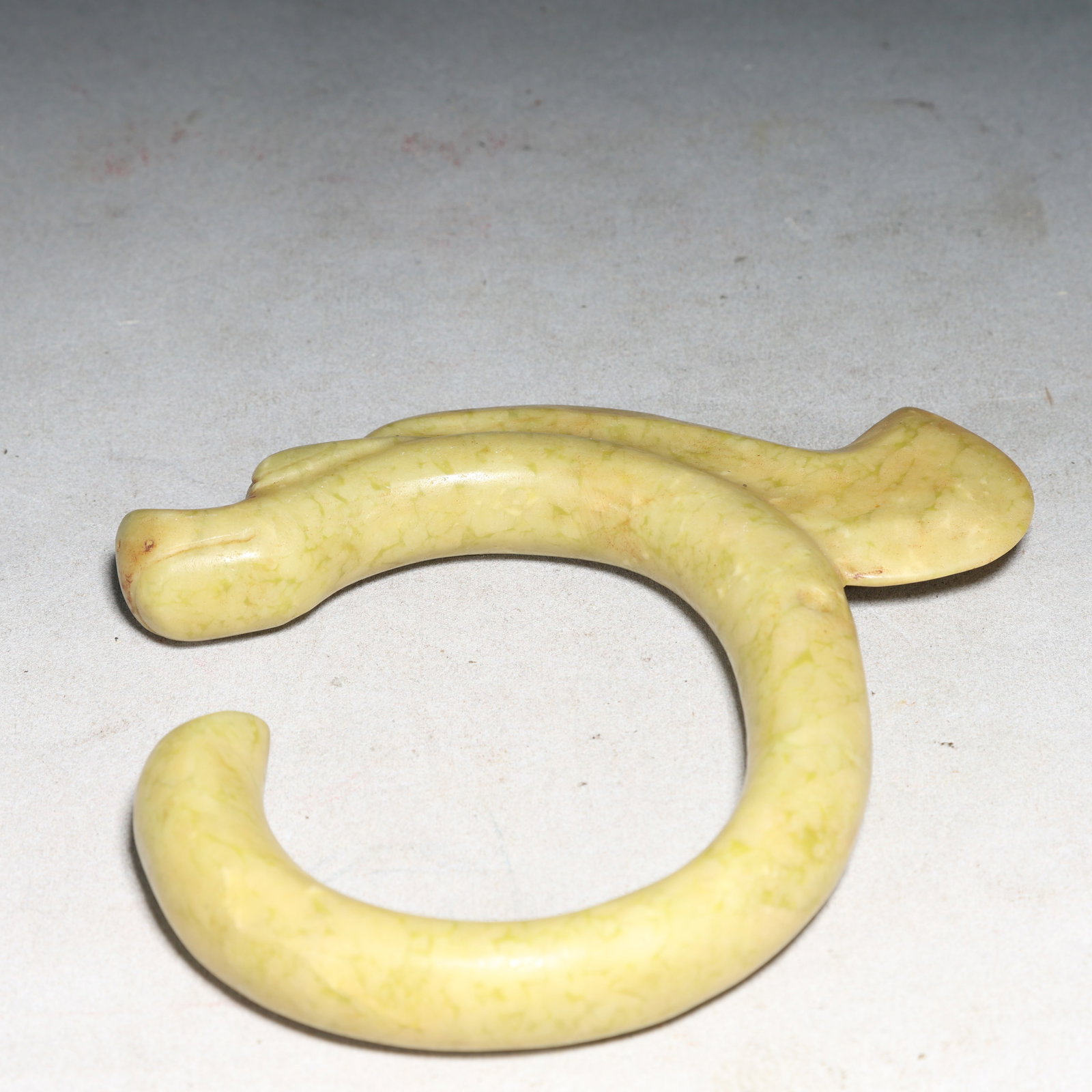 An Archaic Hongshan Culture White chicken bones Pig and Dragon Pendant: An Archaic Hongshan Culture White chicken bones Pig and Dragon Pendant,Ancient Time, China,Size:6.3inx6.9in Weight:400g 红山文化鸡骨白猪龙挂
