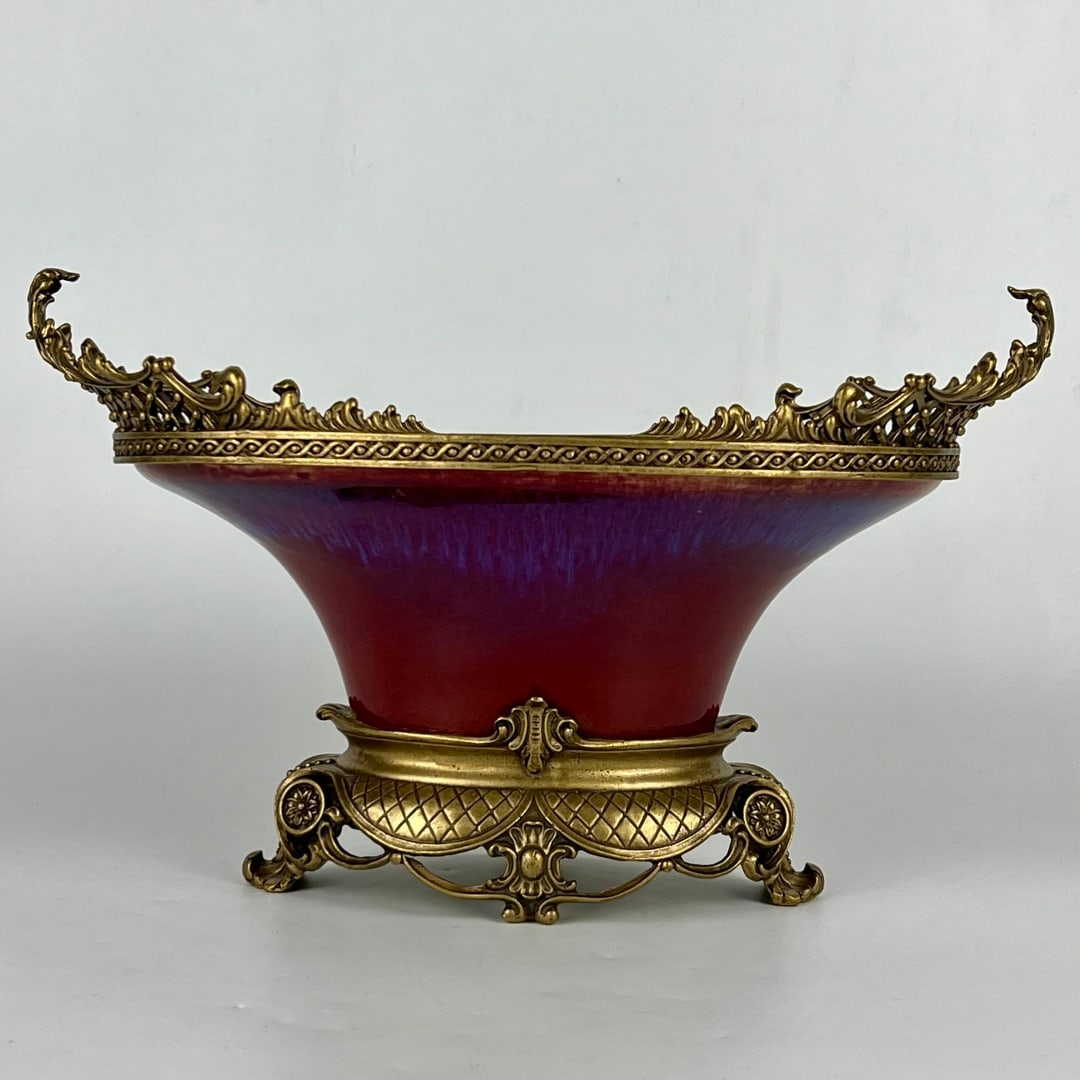 An Exquisite Flambe Glazed Inlaid Bronze Plate: An Exquisite Flambe Glazed Inlaid Bronze Plate Qing Dynasty, China Yongzheng Six-character Mark Size:9.6inx15.9in窑变釉镶铜菱口果盘