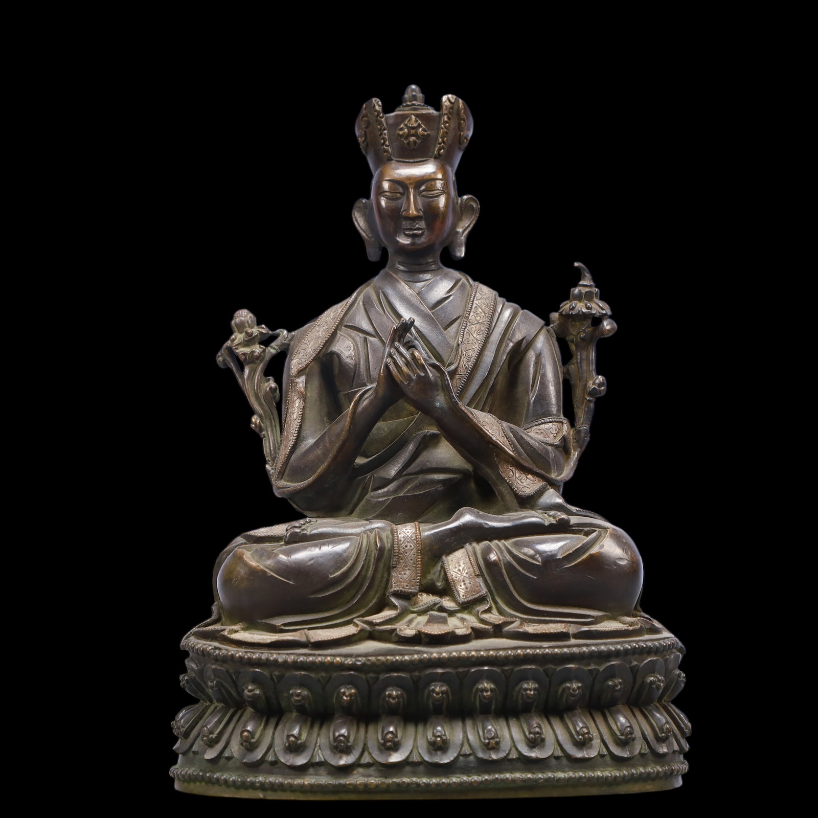A Exquisite Coppery Statue of Padma Sambhava: A Exquisite Coppery Statue of Padma Sambhava Ming Dynasty, China Size:5.9inx3.9inx8.7in Weight:1950g铜莲花生大士佛像 中国明代