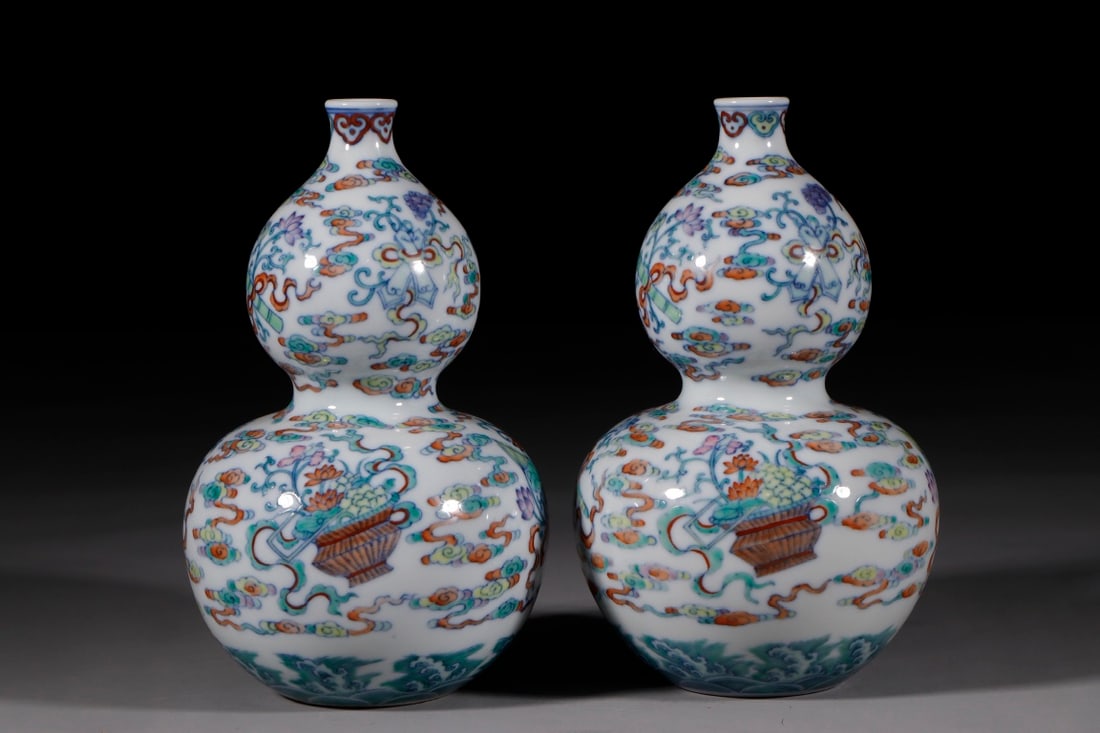 An Exquisite Doucai Eight Treasures Pattern Seawater Pattern Gourd-Shaped Vase (1 of 9)