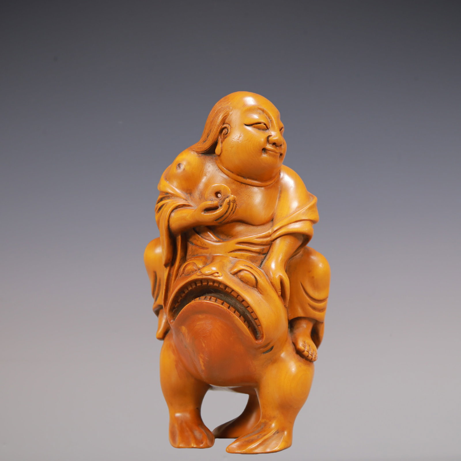 A Exquisite Boxwood Figures Ornament: A Exquisite Boxwood Figures Ornament Qing Dynasty, China Size:3inx2.4inx5.1in Weight:200g黄杨木人物摆件 中国清代 Size:7.5cmx6cmx13cm