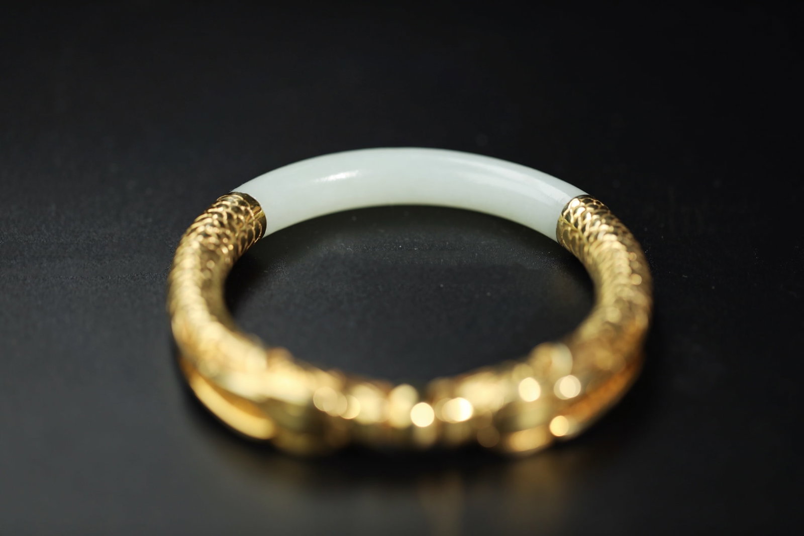 An Exquisite Gilt Silver Dragon Pattern Bracelets - 7