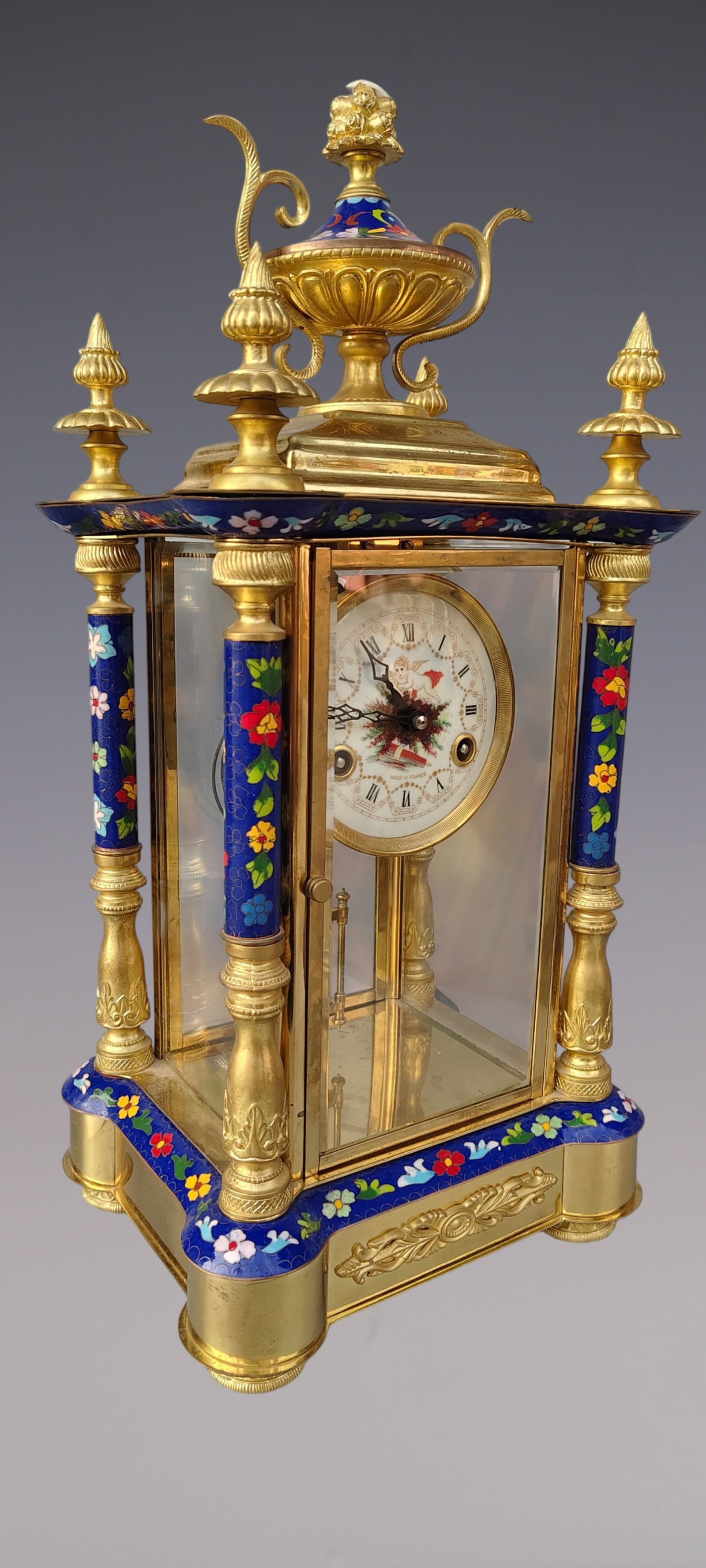 An Exquisite Gilt Bronze Flower Pattern Figure Pattern Clock - 8