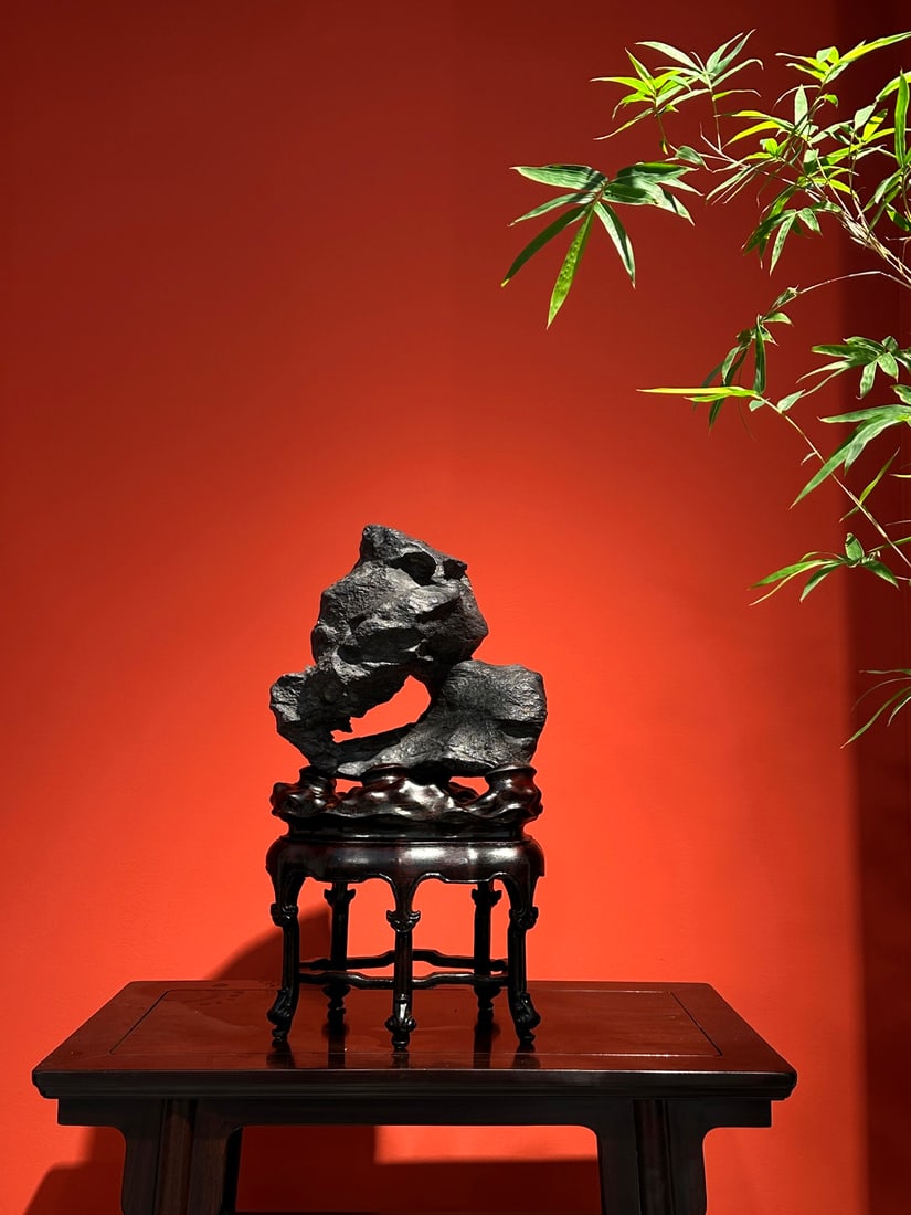 An Exquisite Lingbi Stone Ornament: An Exquisite Lingbi Stone Ornament Qing Dynasty, China Size:21.3inx11.8inx9.4in灵璧石独洞摆件 中国清代 Size:54cmx30cmx24cm