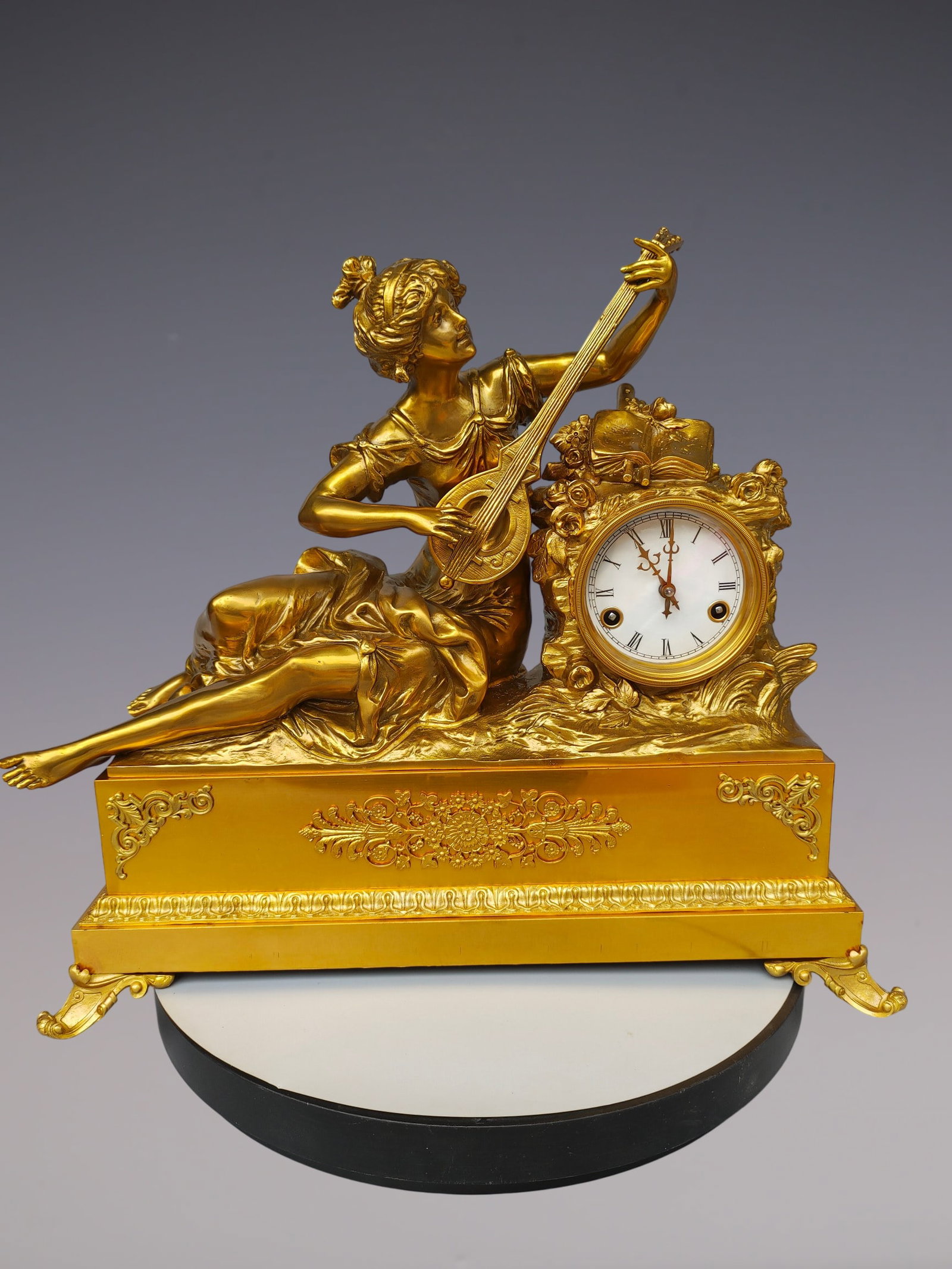 An Exquisite Gilt Bronze Figure Clock