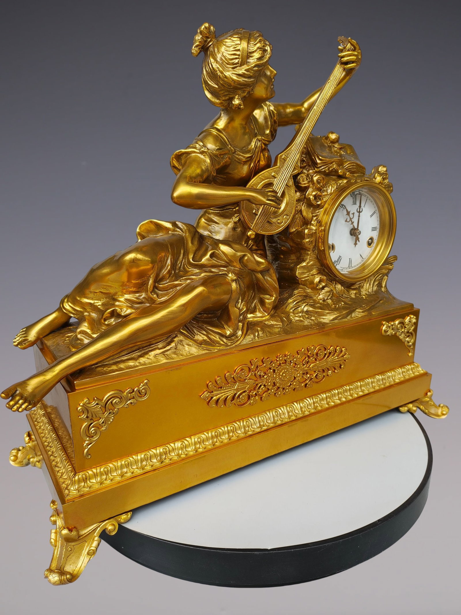An Exquisite Gilt Bronze Figure Clock - 2