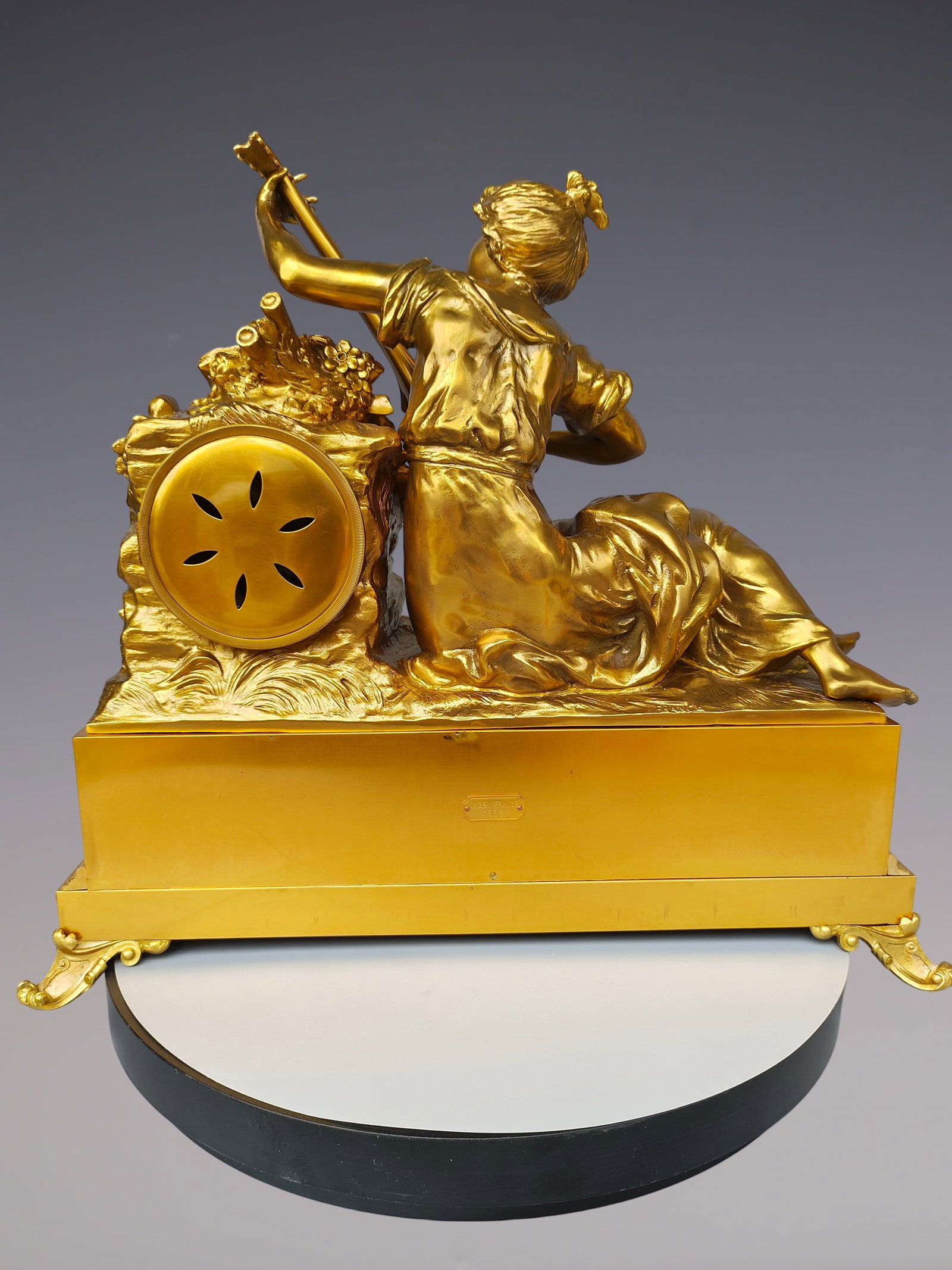An Exquisite Gilt Bronze Figure Clock - 5