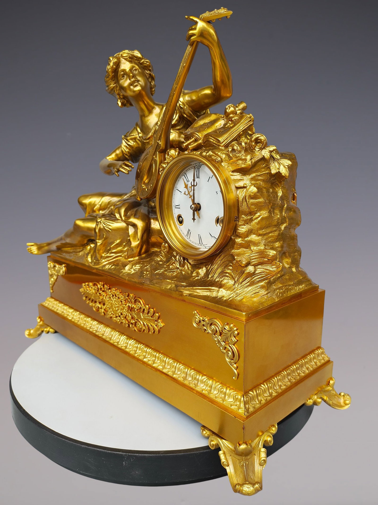 An Exquisite Gilt Bronze Figure Clock - 8