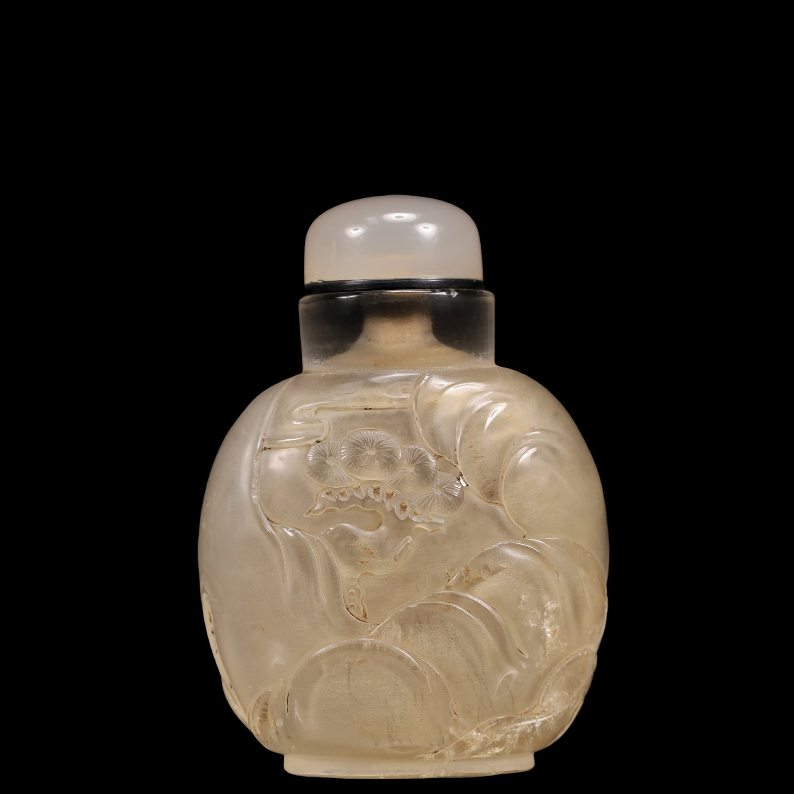 An Exquisite Agate Character and Story Pattern Snuff Bottle: An Exquisite Agate Character and Story Pattern Snuff Bottle Qing Dynasty, China Size:2.4inx1.2inx3.3in Weight:126g玛瑙人物故事纹鼻烟壶 È