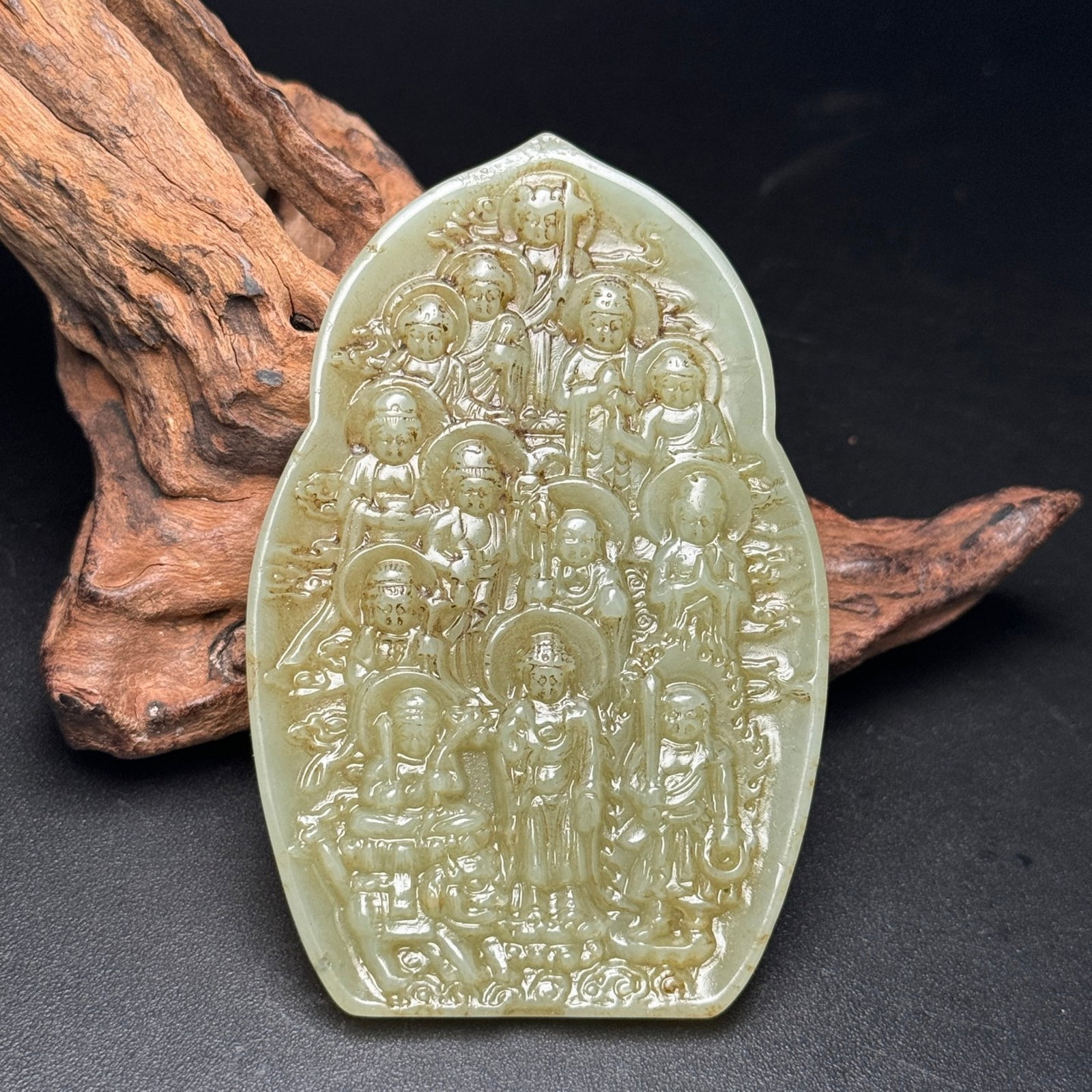 An Exquisite White Jade Buddha Statue Pattern Pendant: An Exquisite White Jade Buddha Statue Pattern Pendant,Qing Dynasty,China,Size:91mmx60mmx7.5mm,Weight:72g 白玉佛像纹挂件,中国清代