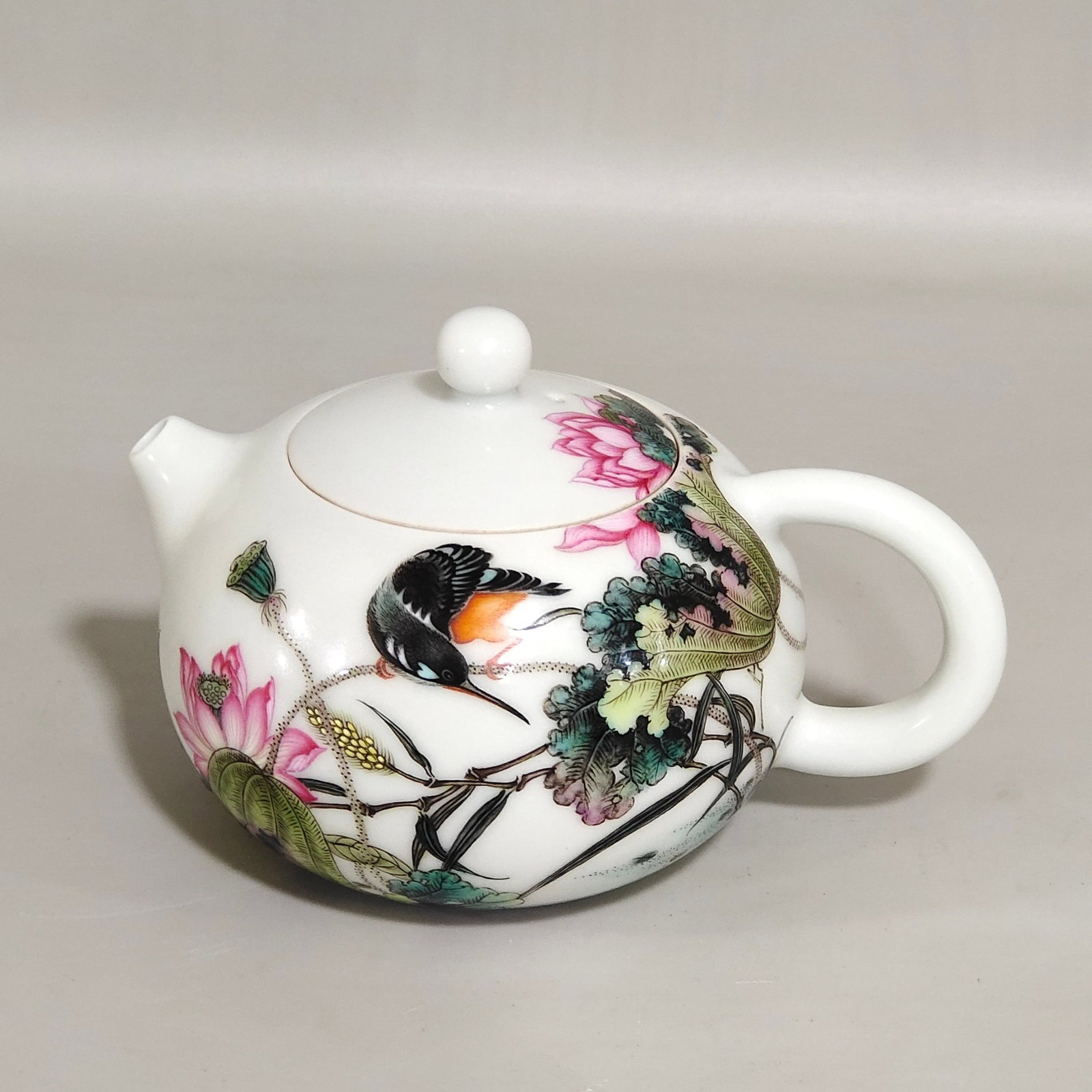 An Exquisite Famille-Rose Flower and Bird Pattern Teapot,With Poem: An Exquisite Famille-Rose Flower and Bird Pattern Teapot,With Poem,Qing Dynasty,China,Yongzheng Four-character Mark,Size:3inx4.5in 粉彩花鸟纹茶壶,带#