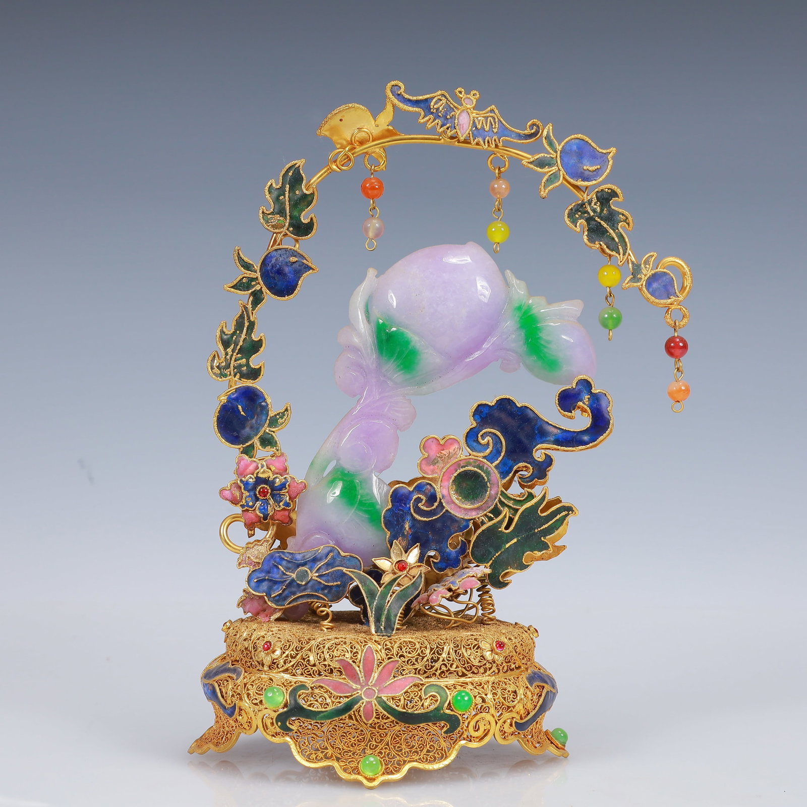 An Exquisite Filigree and Gilding Inlaid Jadeite Ornament,Inlaid Gems: An Exquisite Filigree and Gilding Inlaid Jadeite Ornament,Inlaid Gems,Qing Dynasty, China,Qianlong Four-Character Mark,Size:5.1inx3.9inx9.1in,Weight:426g 花丝鎏金嵌೉
