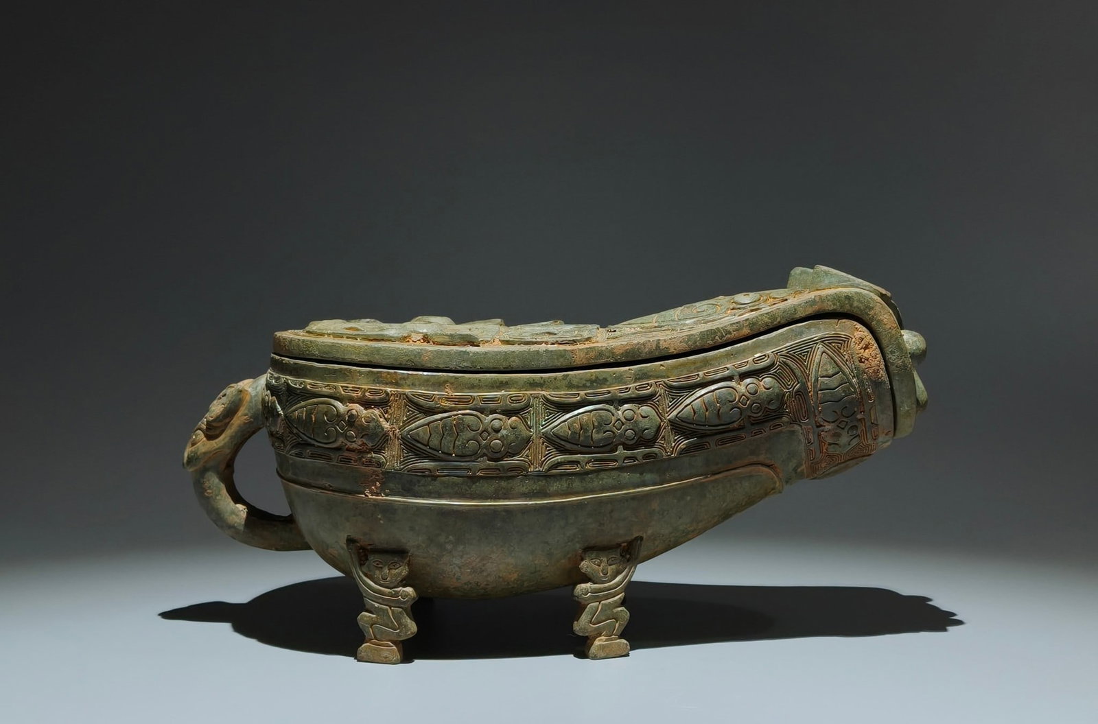 An Archaic Bronze Cicada Pattern Beast-head Food Vessel,With Inscription (1 of 9)