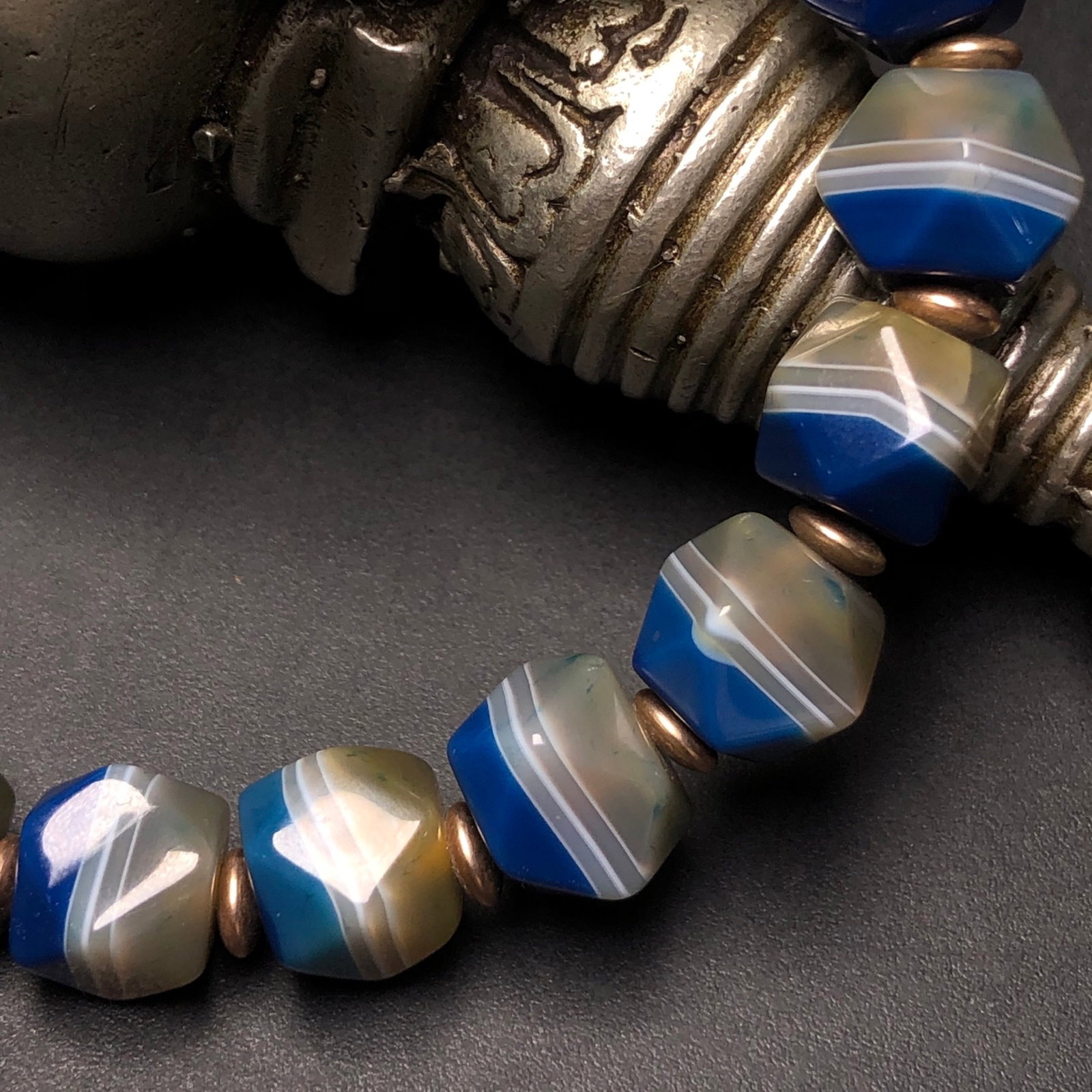 An Exquisite Agate Bracelets - 7