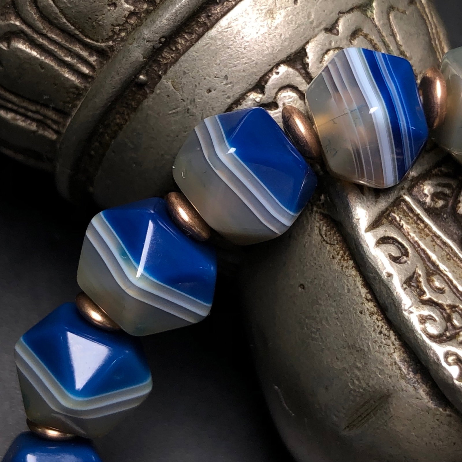 An Exquisite Agate Bracelets - 8