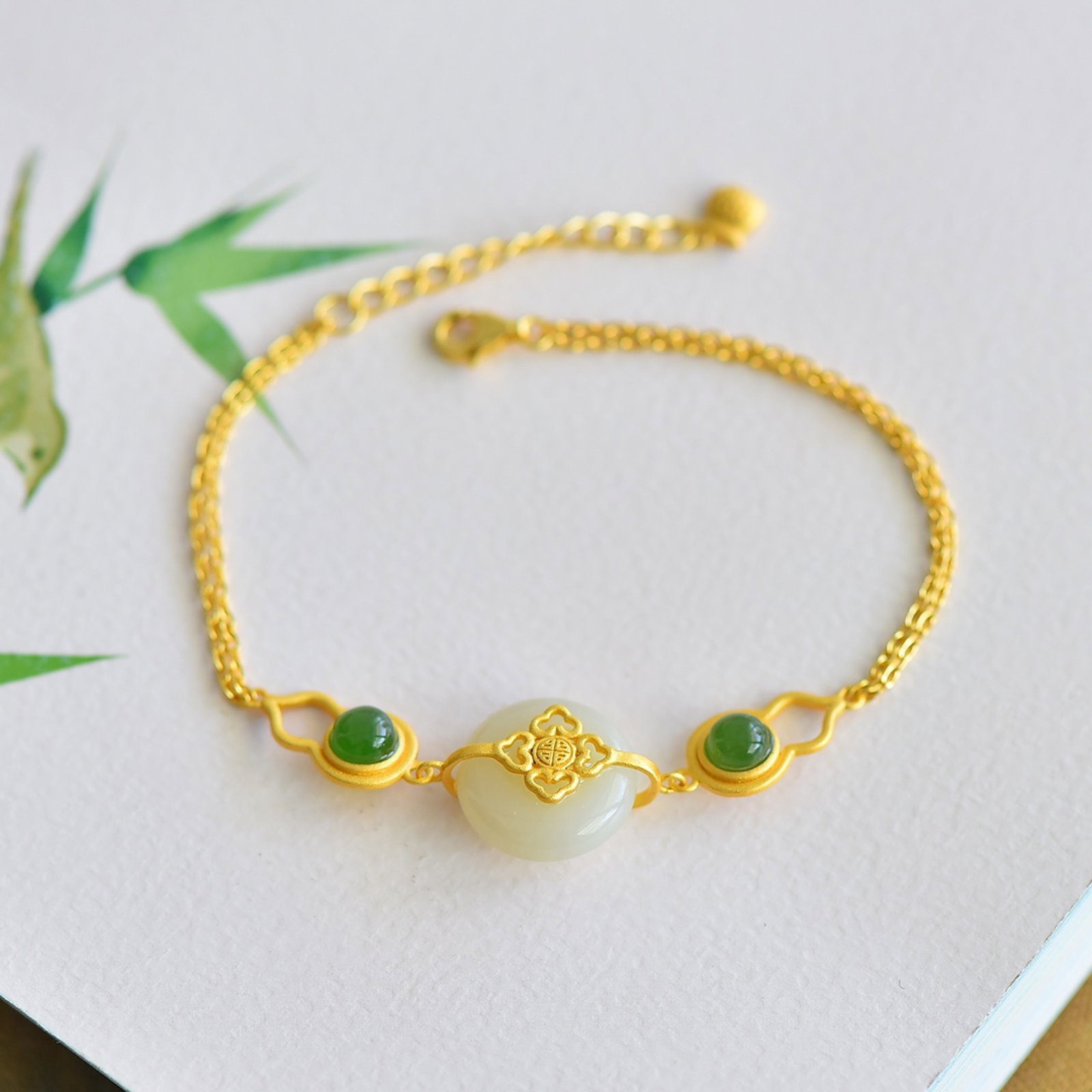 An Exquisite Sterling Silver-Gold Plated Inlaid White Jade Bracelets,Inlaid Jasper: An Exquisite Sterling Silver-Gold Plated Inlaid White Jade Bracelets,Inlaid Jasper 纯银镀金镶白玉手链,嵌碧玉