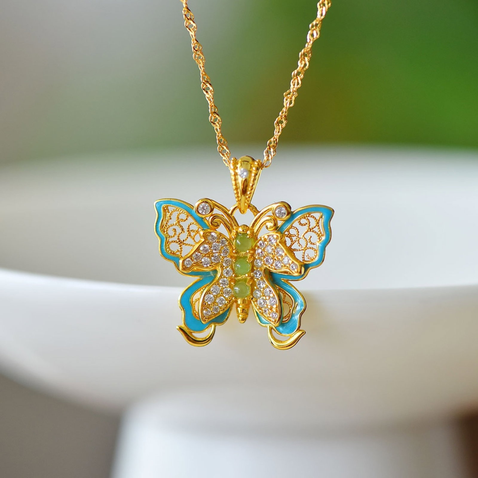 An Exquisite Sterling Silver-Gold Plated Inlaid Jasper Pendant,Inlaid Diamond: An Exquisite Sterling Silver-Gold Plated Inlaid Jasper Pendant,Inlaid Diamond,Size:2mmx2mm 纯银镀金镶碧玉吊坠,嵌钻石