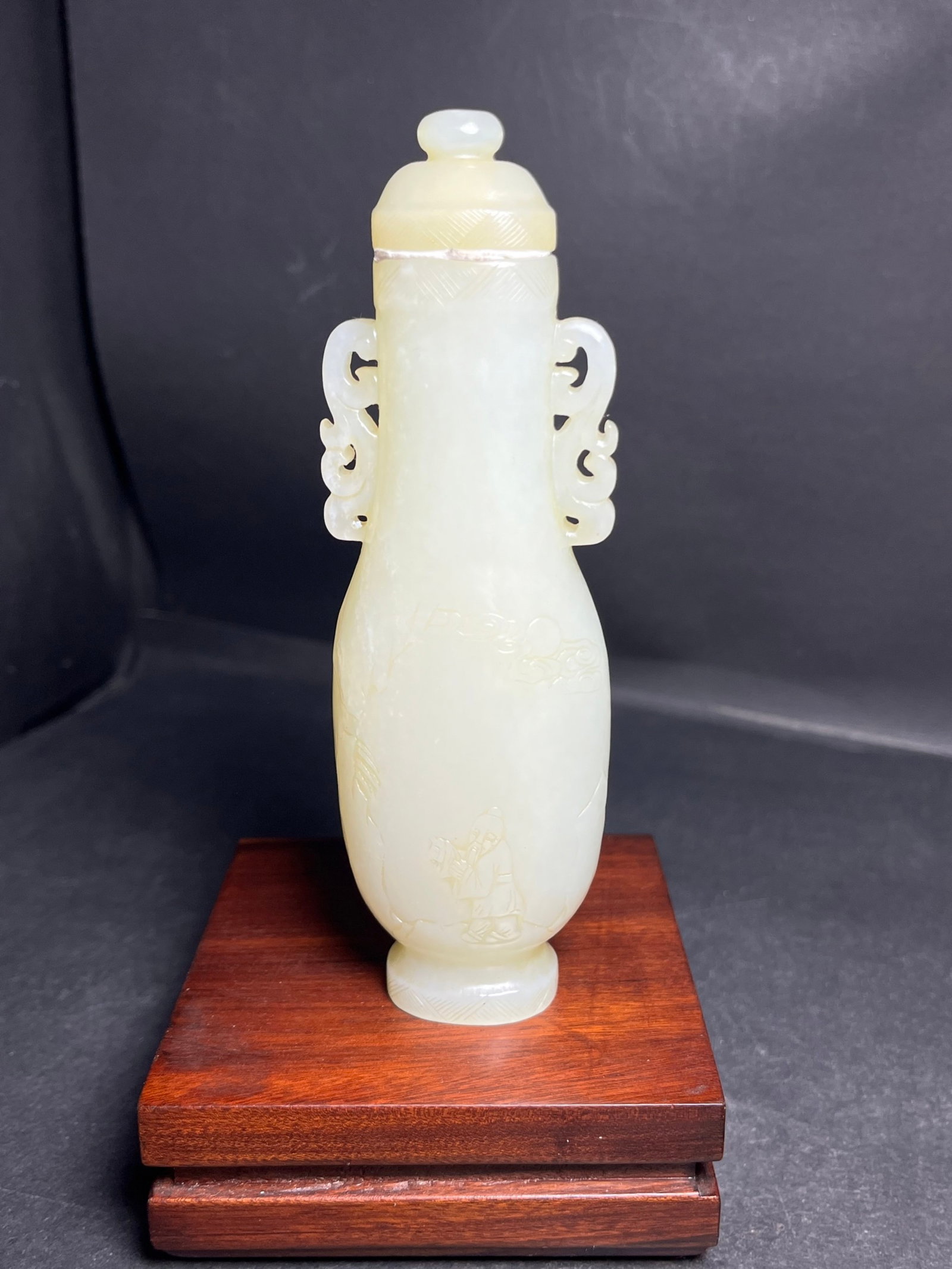 An Exquisite White Jade Character and Story Pattern Double-Ears Bottle: An Exquisite White Jade Character and Story Pattern Double-Ears Bottle,Qing Dynasty,China,Size:126mmx27mmx40mm,Weight:126g 白玉人物故事纹双耳İ