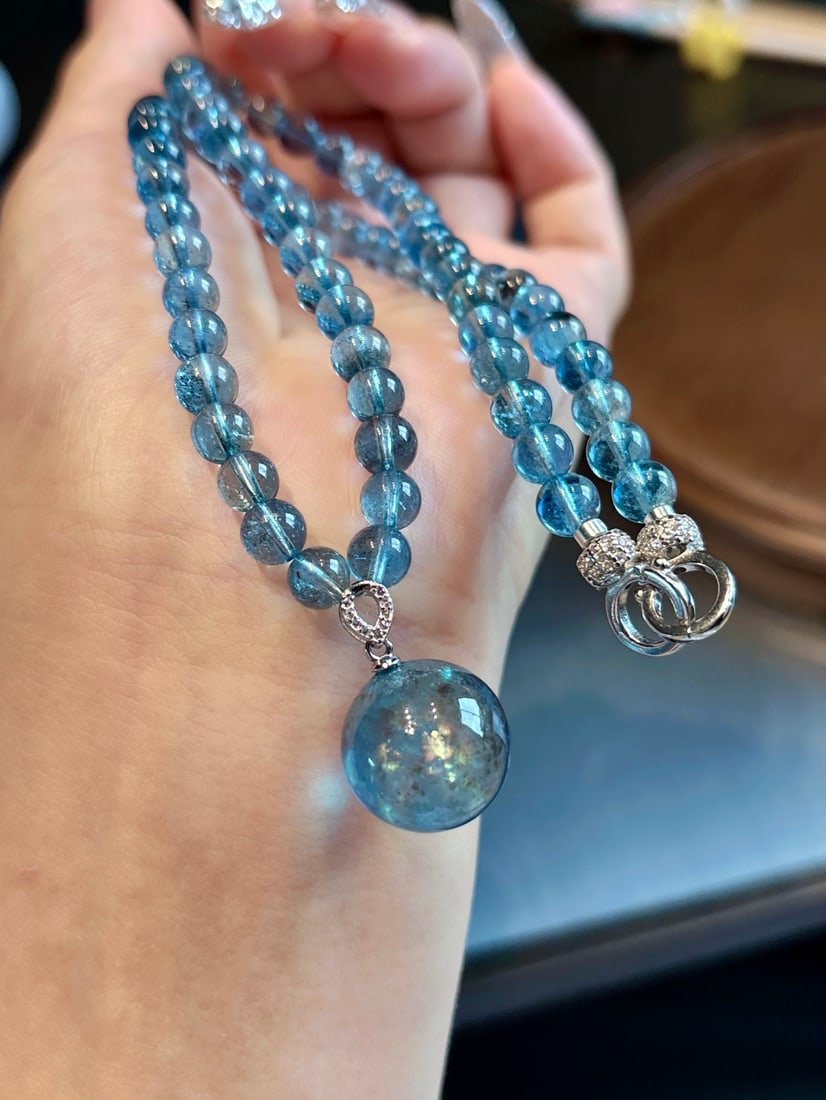 An Exquisite Aquamarine Necklace: An Exquisite Aquamarine Necklace,Size:16mm,Weight:31.6g 海蓝宝项链