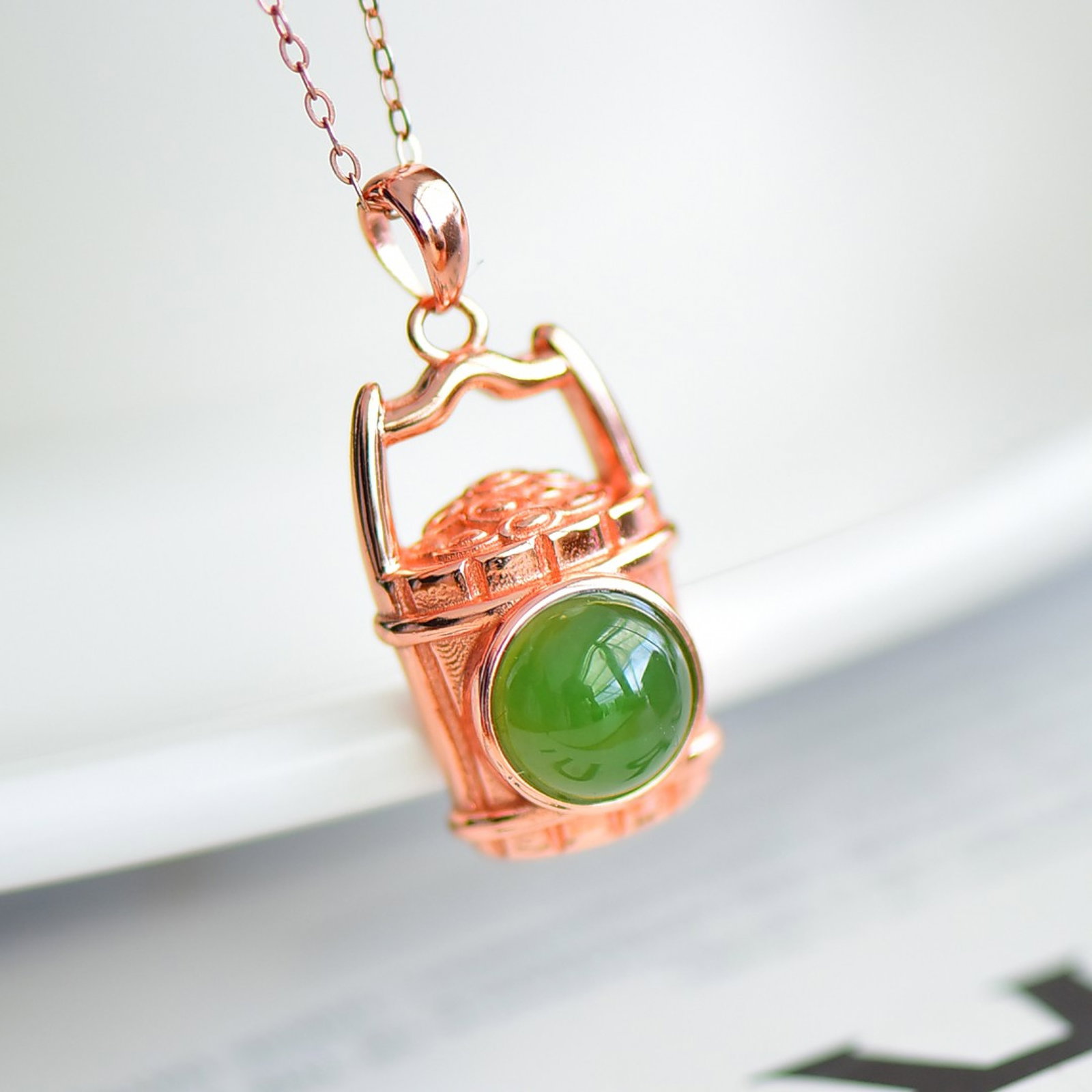 An Exquisite Sterling Silver-Gold Plated Inlaid Jasper Pendant: Sterling Silver-Gold Plated Inlaid Jasper Pendant , Size :8mmx8mm 纯银镀金镶碧玉吊坠,尺寸:8mmx8mm