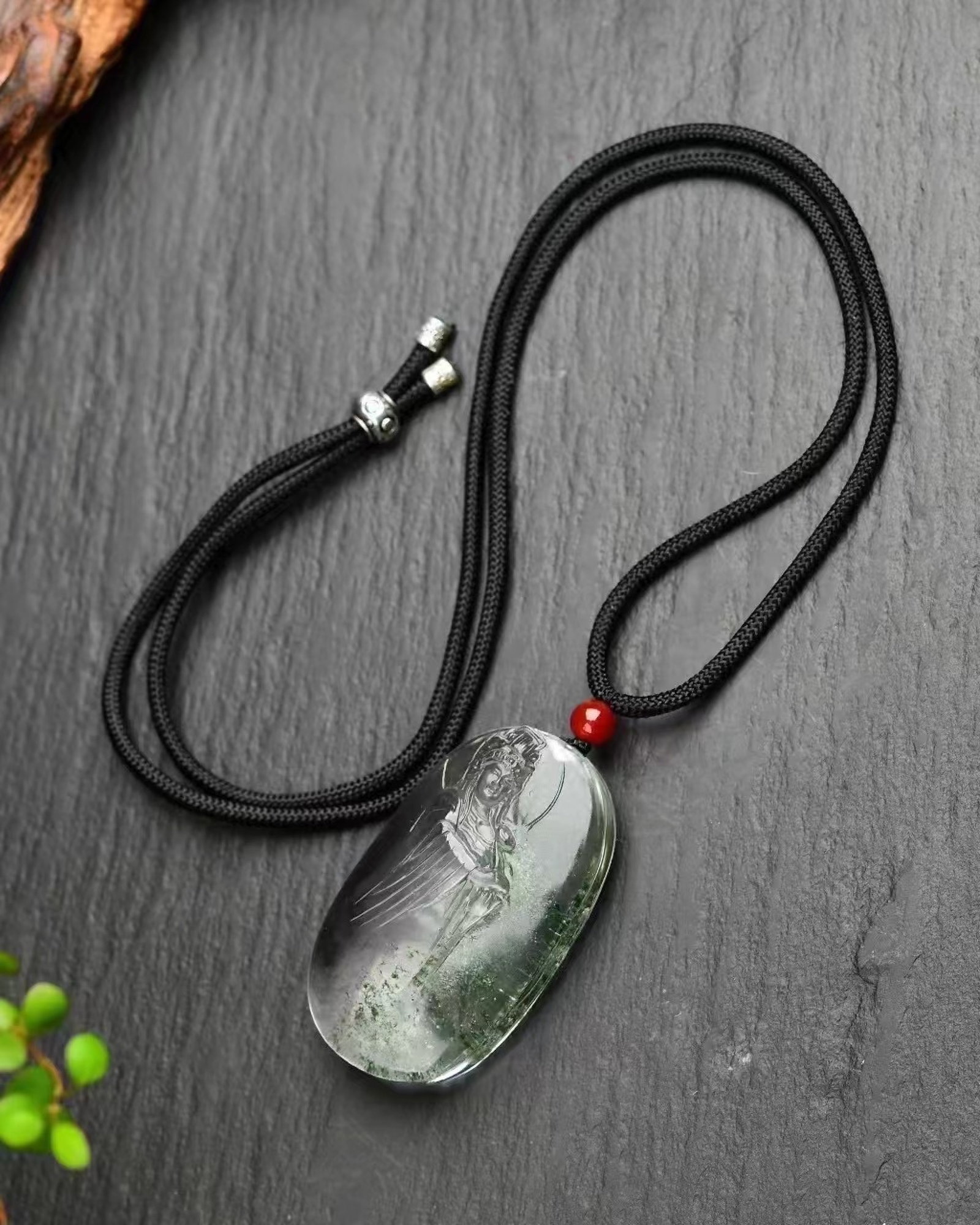 An Exquisite Crystal Figure Pattern Pendant - 5