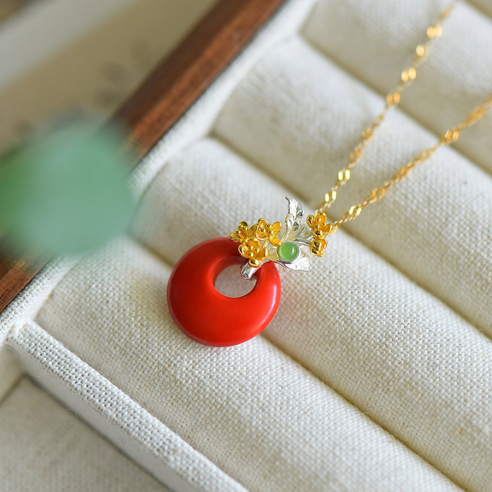 An Exquisite Sterling Silver-Gold Plated Inlaid Cinnabar Pendant,Inlaid Jasper: An Exquisite Sterling Silver-Gold Plated Inlaid Cinnabar Pendant,Inlaid Jasper,Size:15mmx15mm 寓意:收获、美好、吉祥与荣华&