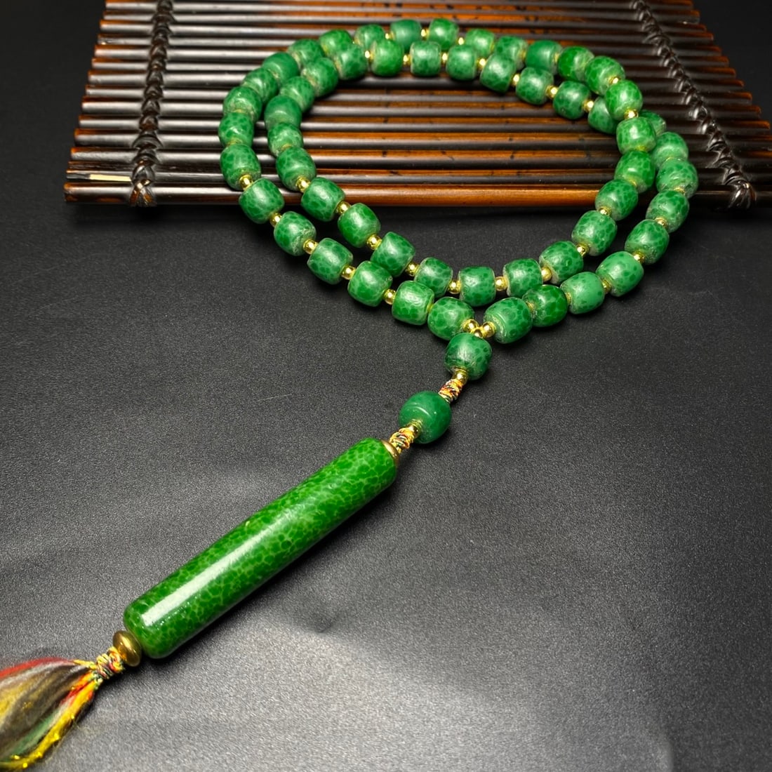An Exquisite Glass Necklace (1 of 9)