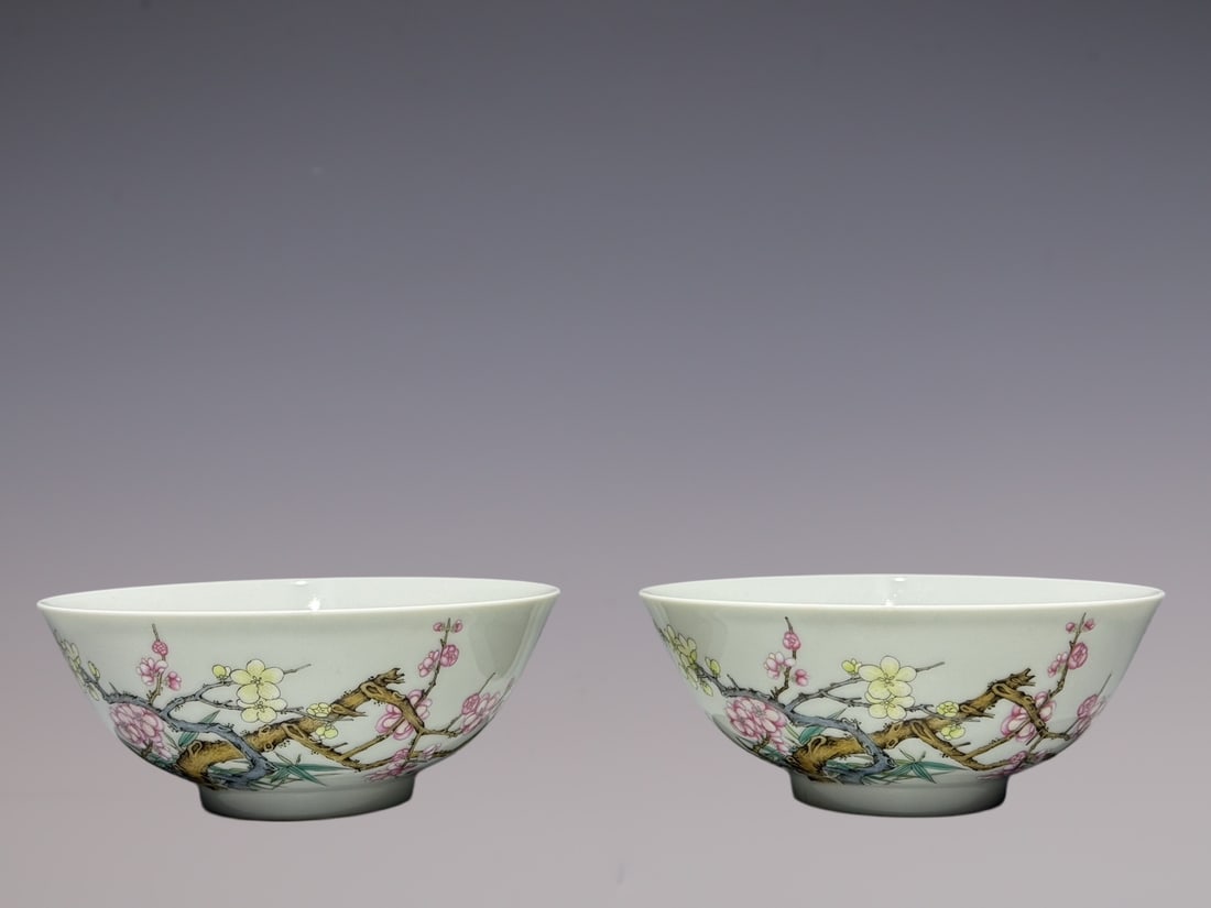 An Exquisite Famille-Rose Flower Pattern with poem Bowl: An Exquisite Famille-Rose Flower Pattern with poem Bowl Qing Dynasty, China Yongzheng Four-character Mark Size:2.4inx5.7in粉彩梅竹先春诗文碗 È