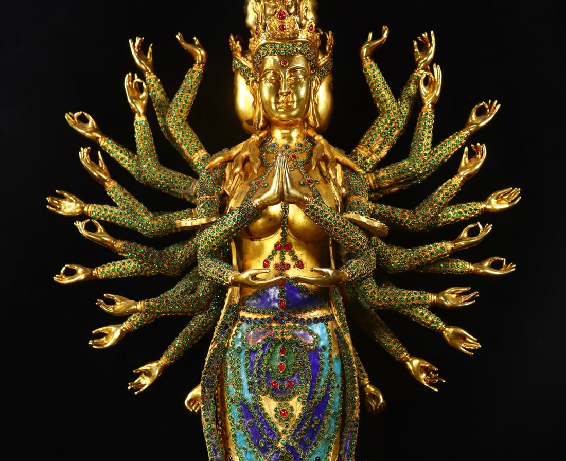 An Exquisite Gilt Bronze Inlaid Gems Statue of Thousand-hand Guanyin - 7