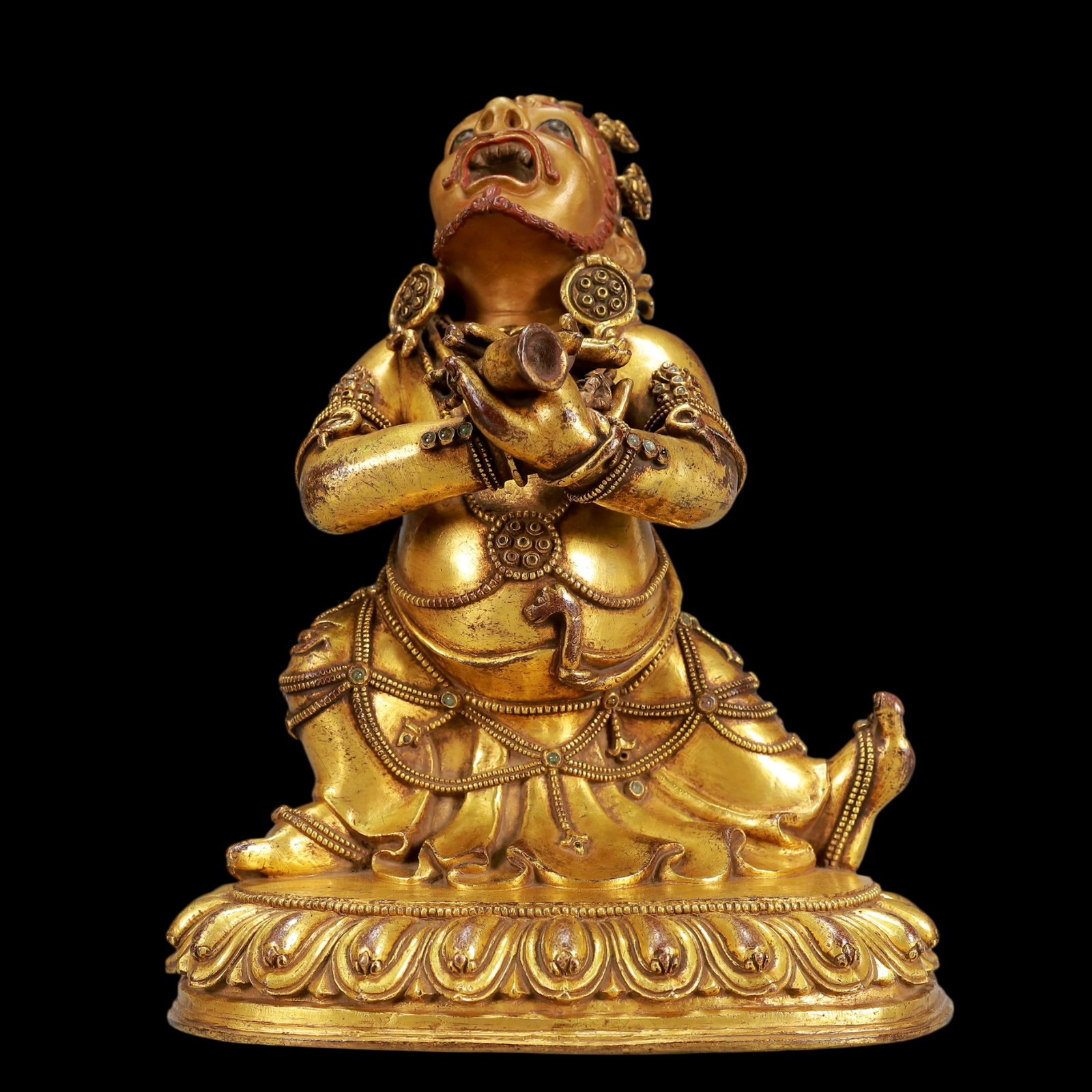 A Exquisite Gilt Bronze Inlaid Gems Statue of Vajra: A Exquisite Gilt Bronze Inlaid Gems Statue of Vajra Qing Dynasty, China Size:6.7inx5.1inx8.7in Weight:2350g铜鎏金嵌宝石金刚像 中国