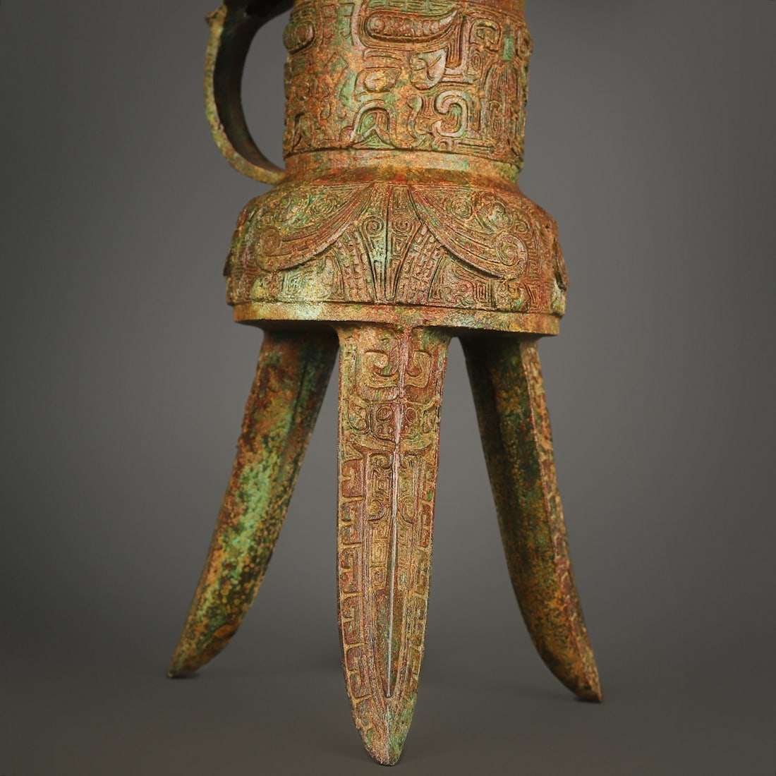 An Exquisite Bronze Beast-Face Pattern Goblet - 7