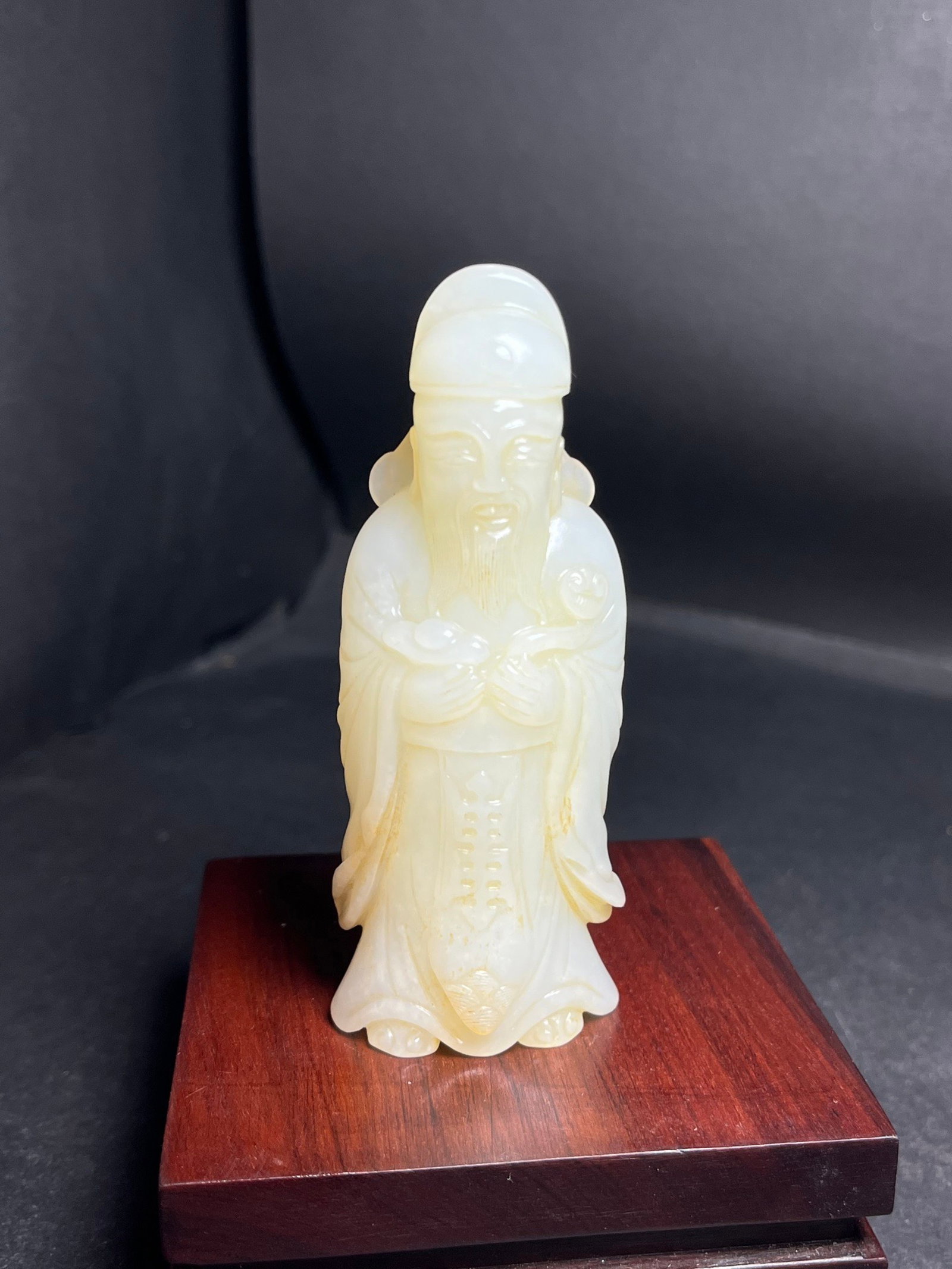An Exquisite White Jade Statue of Mammon Ornament: An Exquisite White Jade Statue of Mammon Ornament,Qing Dynasty,China,Size:36mmx20mmx90mm,Weight:91g 白玉财神像摆件,中国清代