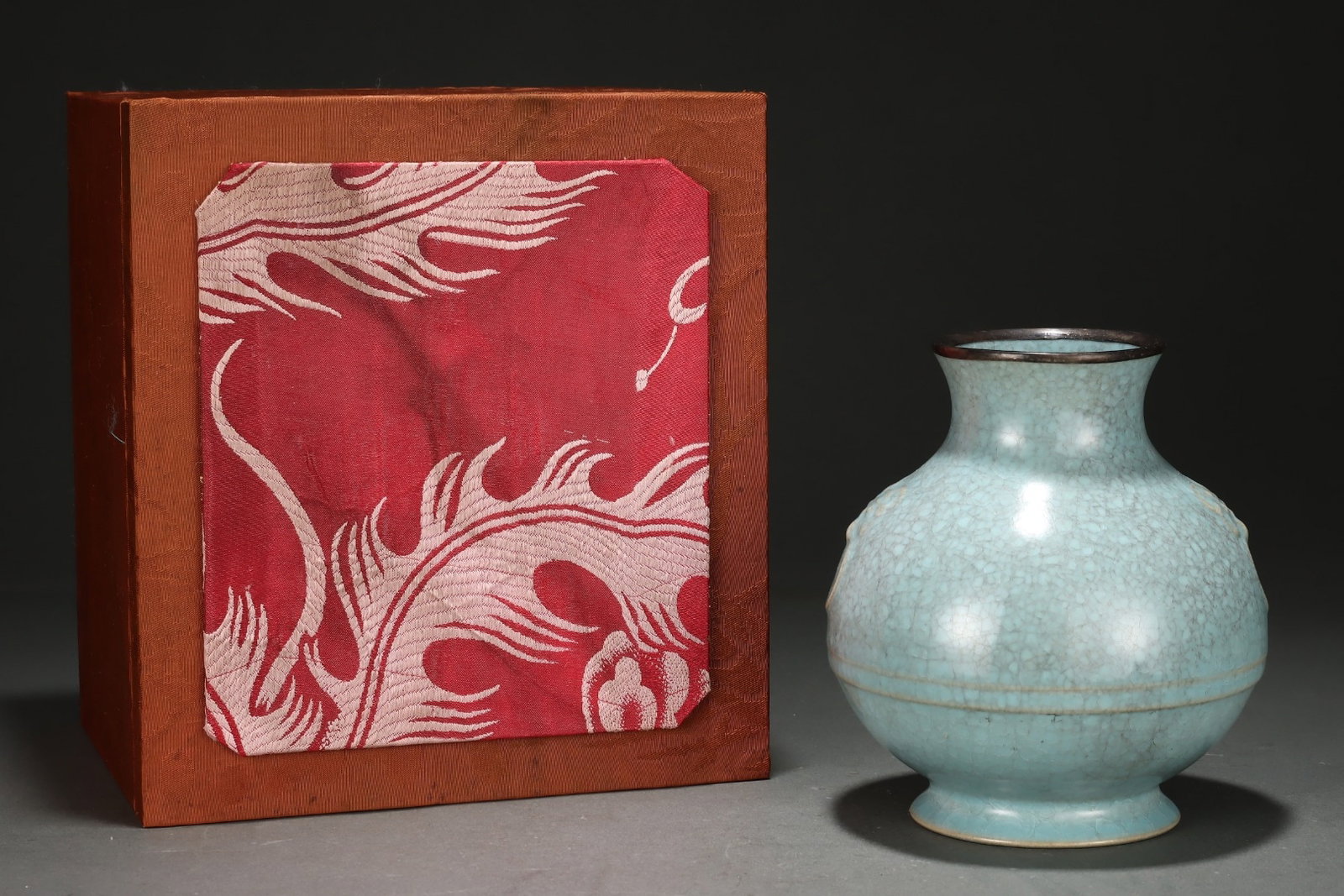 An Exquisite Ru yao Cover with Silver Beast-Ears Vase,with an Imperial Poem by Emperor Qianlong: An Exquisite Ru yao Cover with Silver Beast-Ears Vase,with an Imperial Poem by Emperor Qianlong,Song Dynasty,China,Size:5.8inx5.2in 汝窑银口兽耳瓶,带