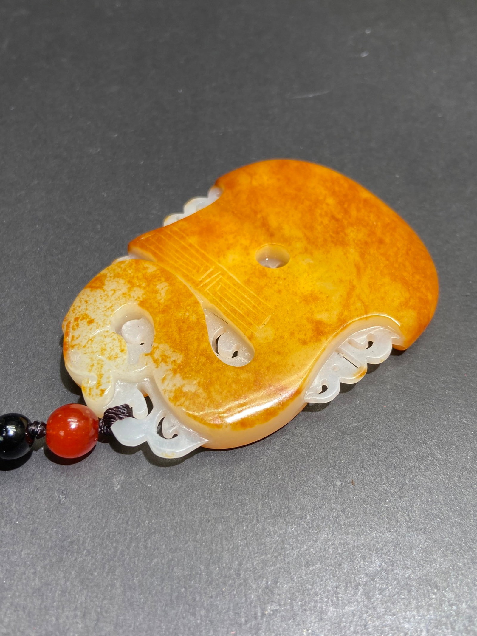 An Exquisite White Jade Dragon Pattern Pendant - 5