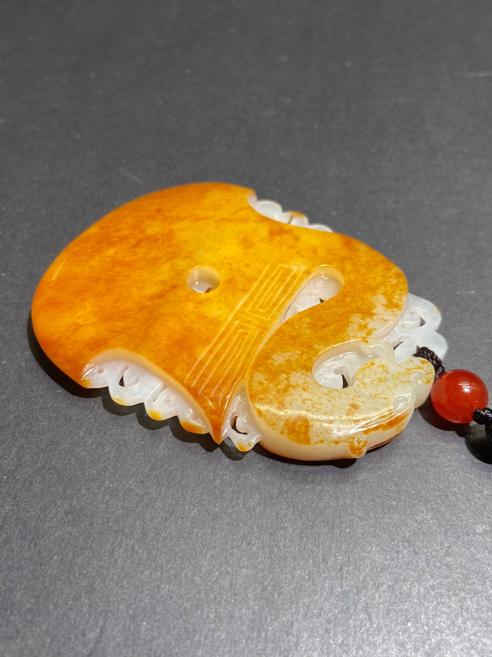 An Exquisite White Jade Dragon Pattern Pendant - 6