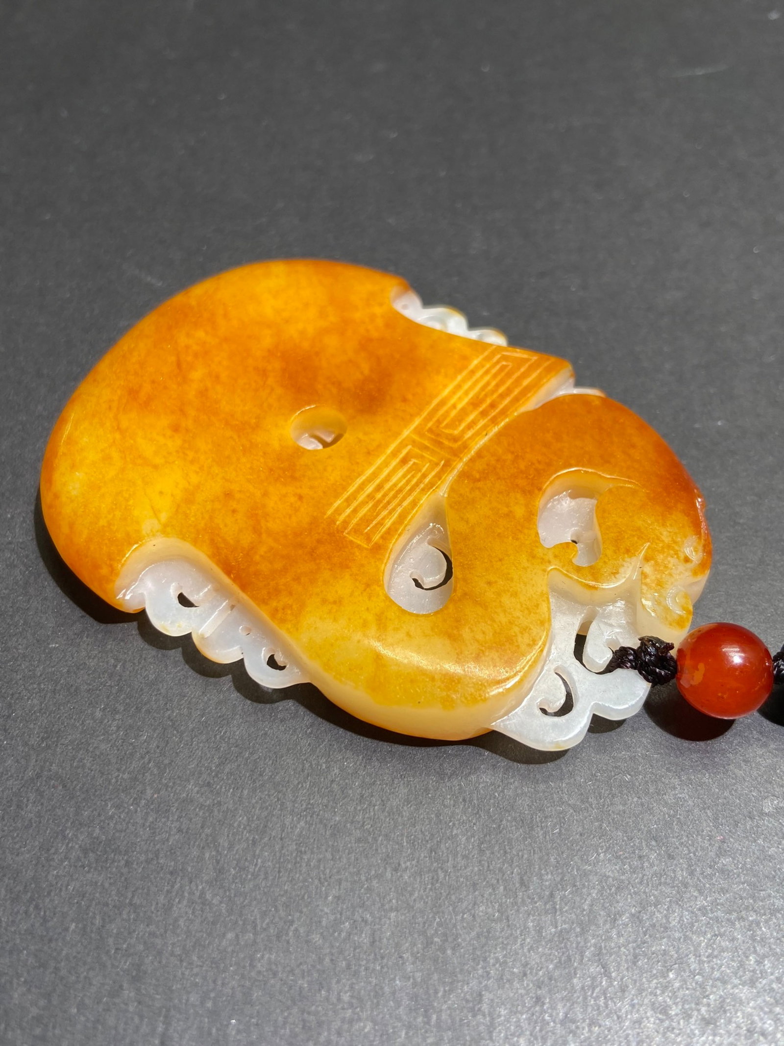 An Exquisite White Jade Dragon Pattern Pendant - 7
