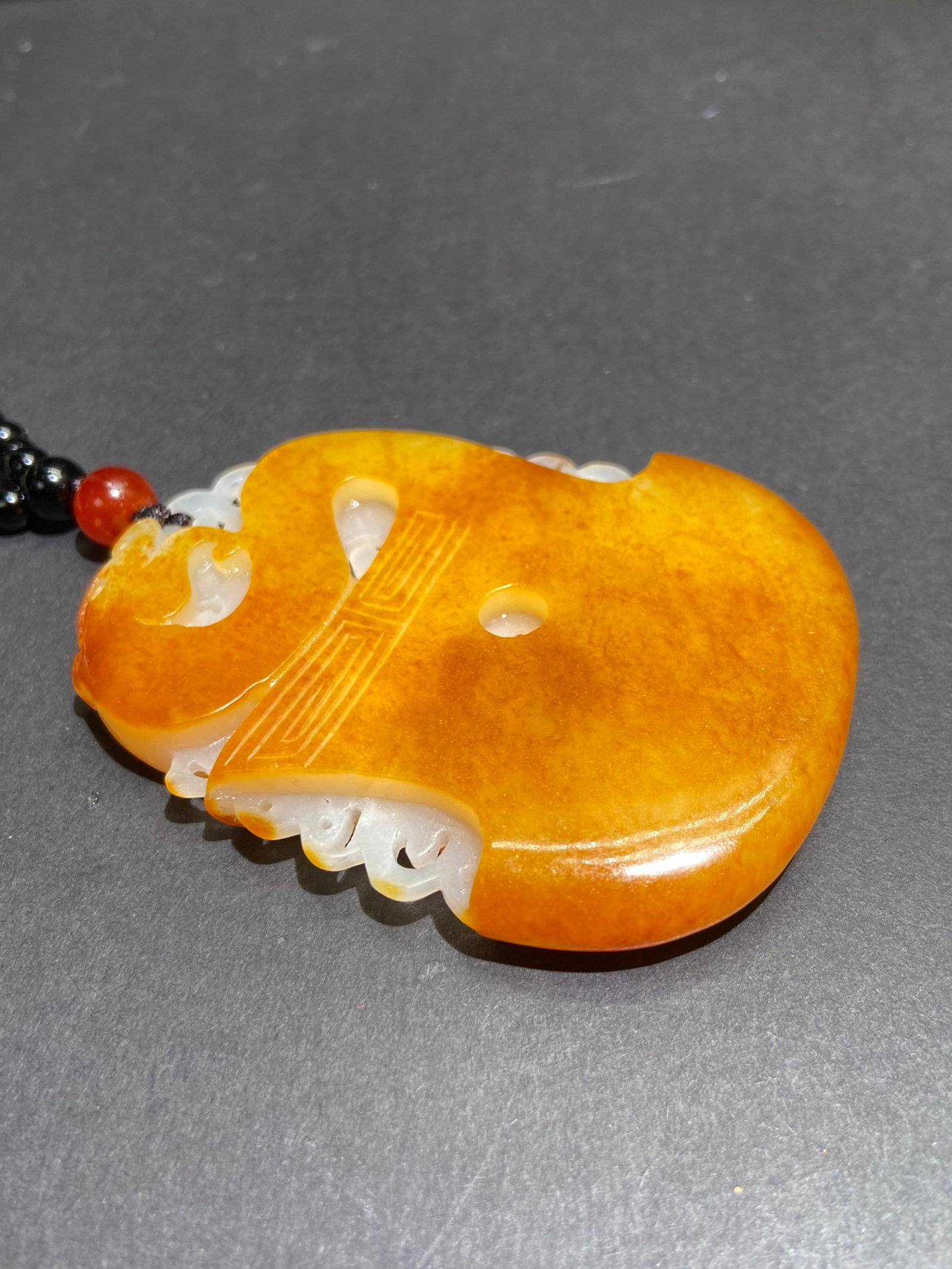 An Exquisite White Jade Dragon Pattern Pendant - 8
